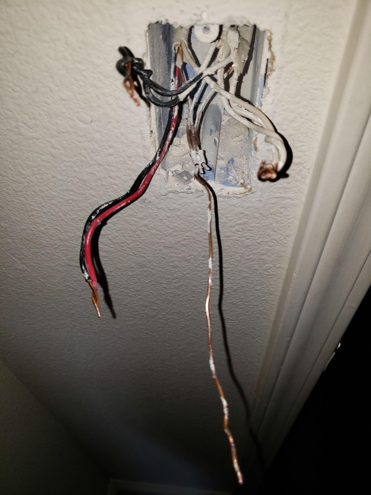 Electrical Ceiling fan has no power and an outlet in the same room