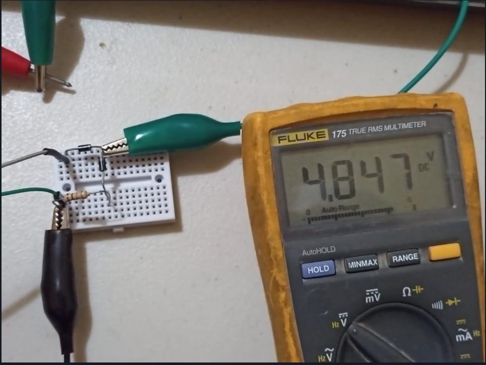 Two diodes connected in opposed way show different results