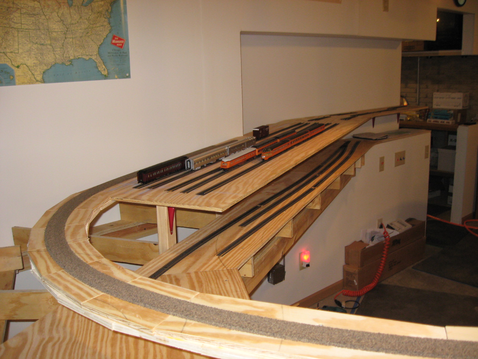 wood How do I make aroundtheroom shelves for a seriously skewed