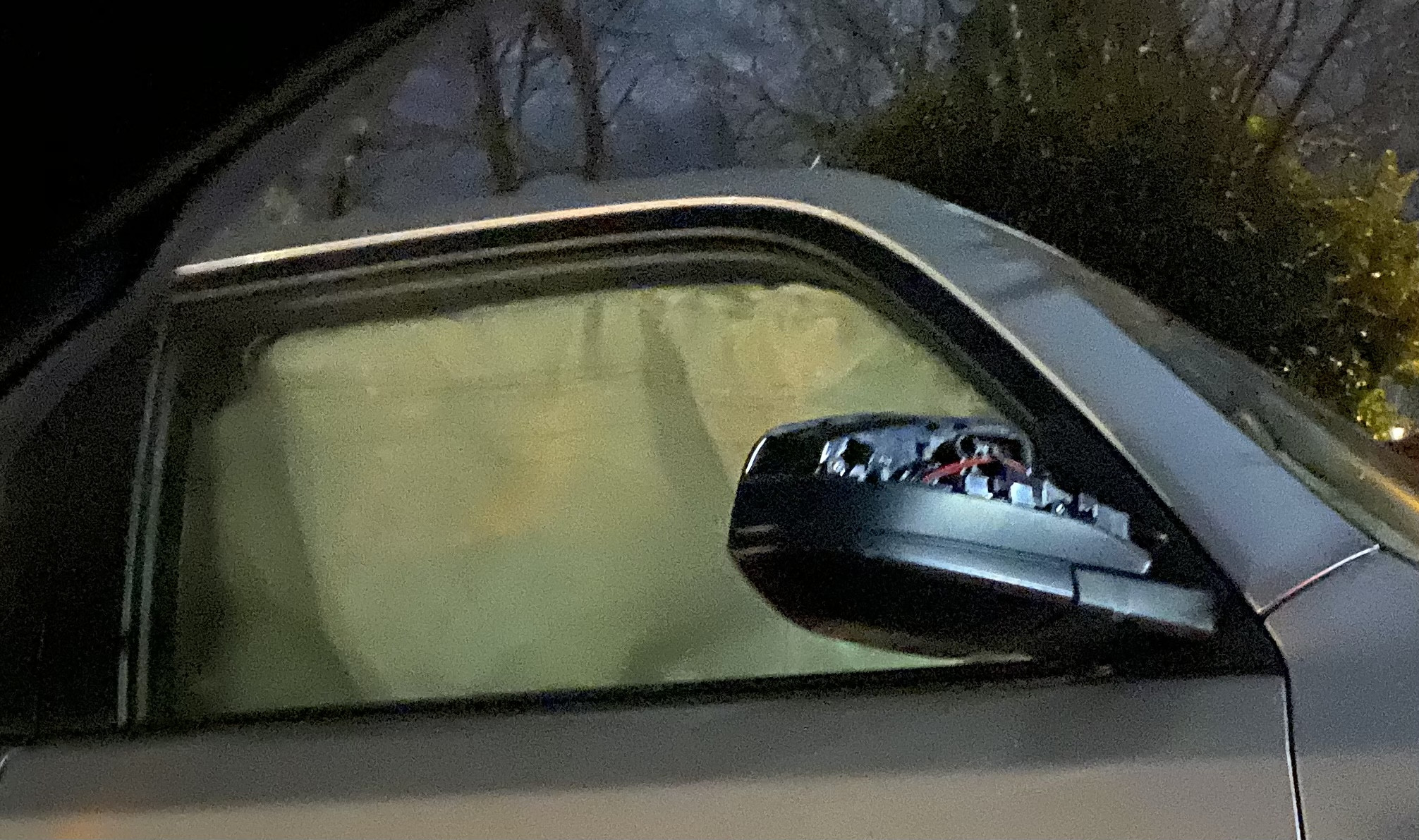 toyota Airbags deployed for hitting a side mirror Motor Vehicle