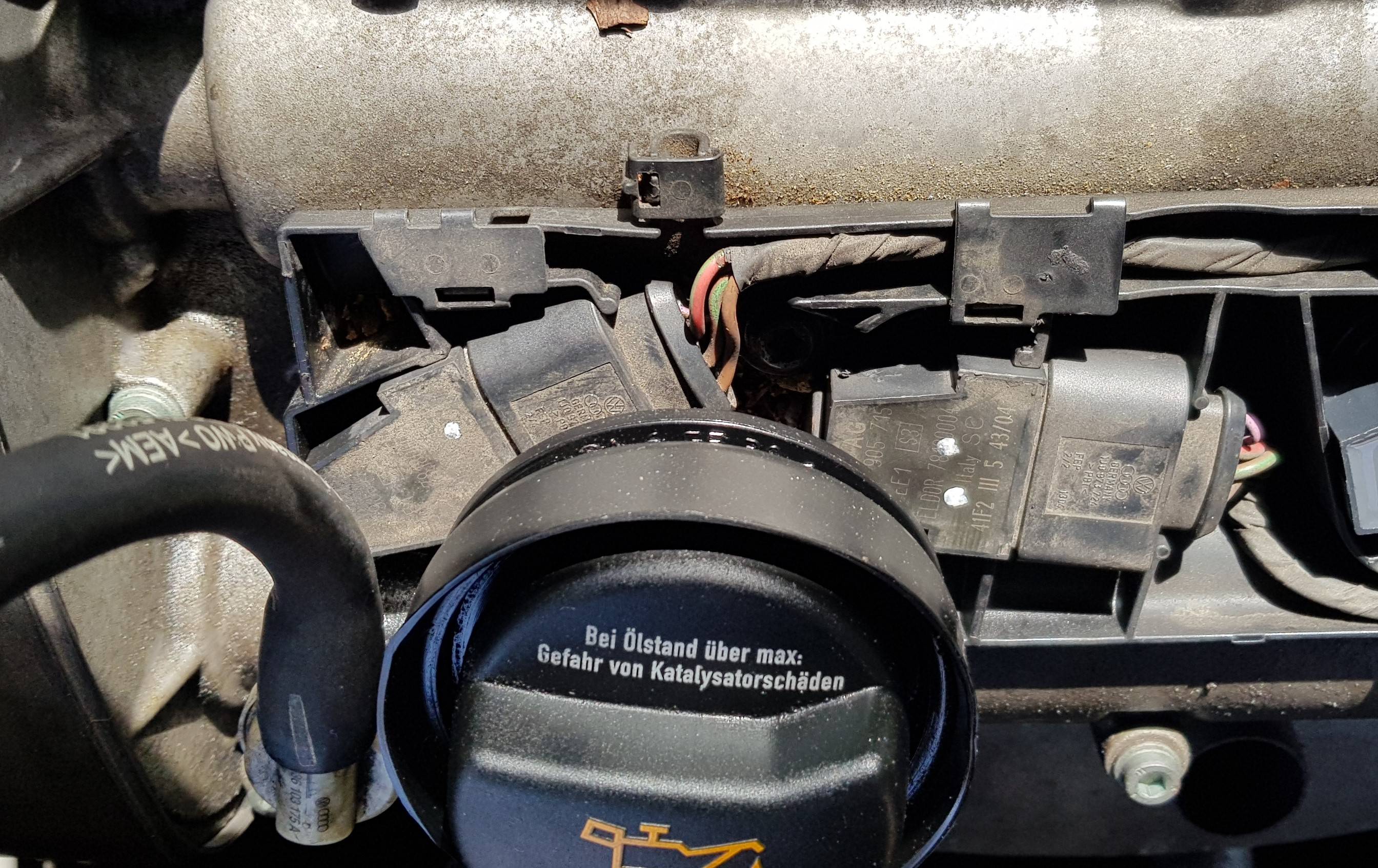 Accessing the 1st and 2nd cylinder ignition coils in VW Golf MK5 (55 kw