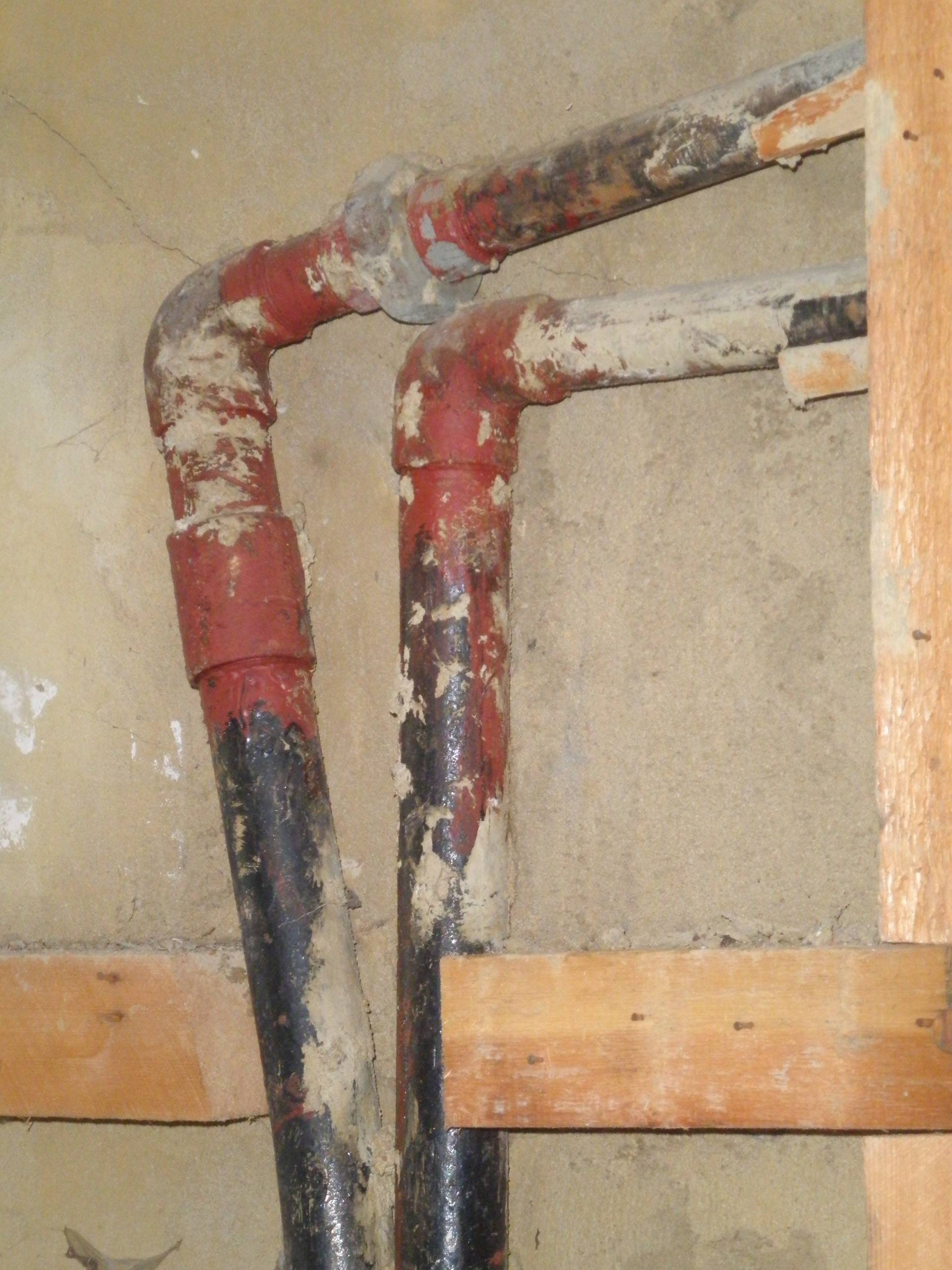 How can I tell if these pipes are gas pipes or water pipes? Home Improvement Stack Exchange