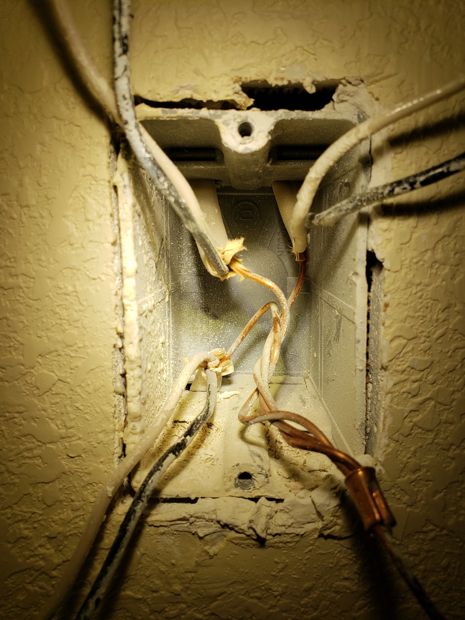 electrical Replacing outlet; found one white wire hot. How to connect