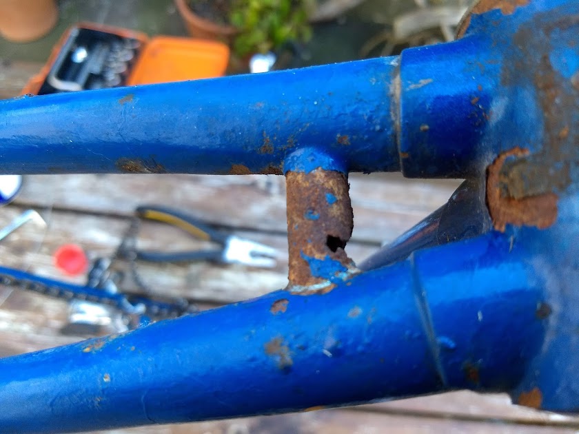 frames Rust hole on tube between chain stays Bicycles Stack Exchange