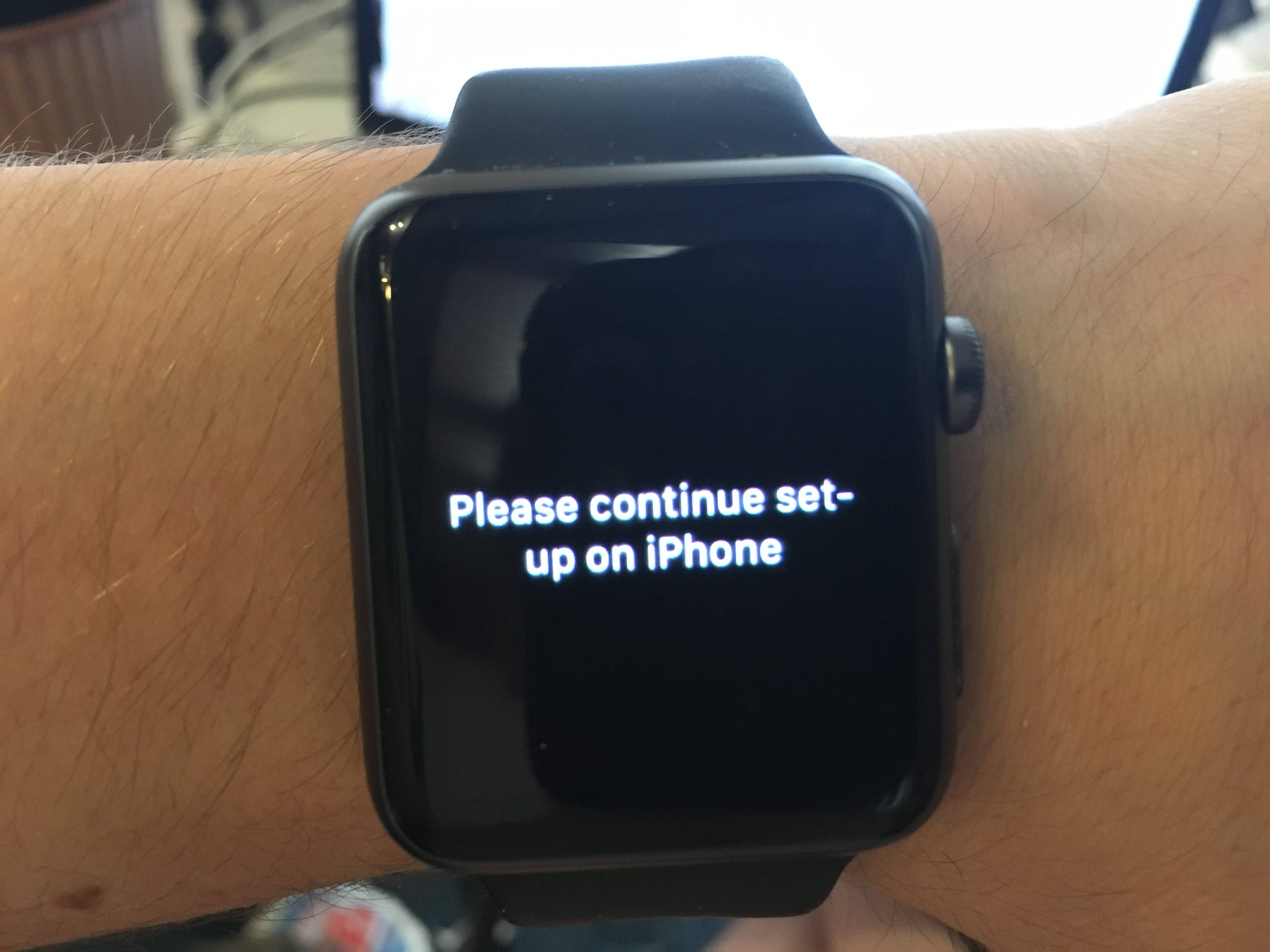 Does the Apple Watch need an iPhone to be on the latest iOS to pair