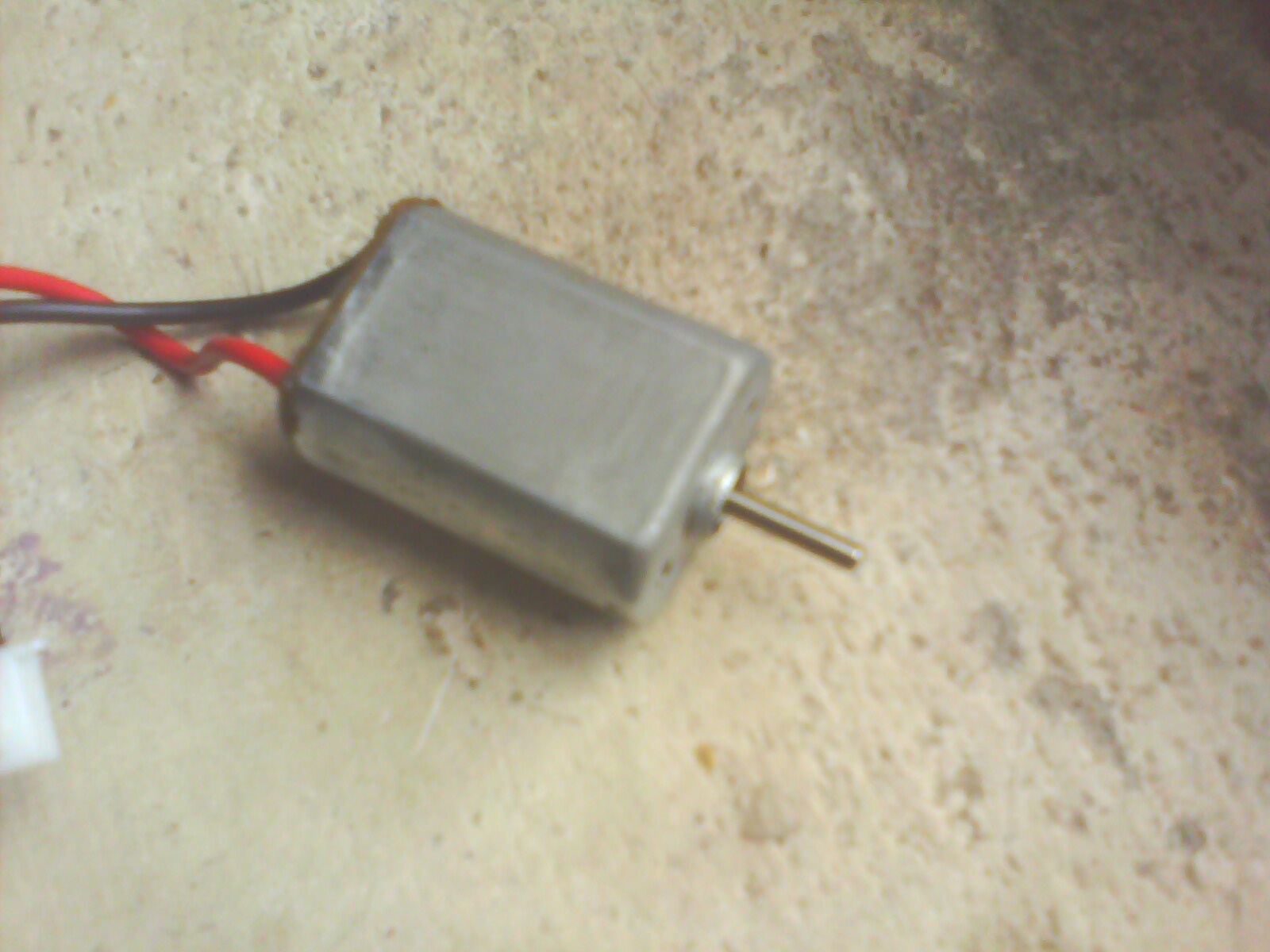 How to identify a BLDC motor from a brushed DC motor? Electrical