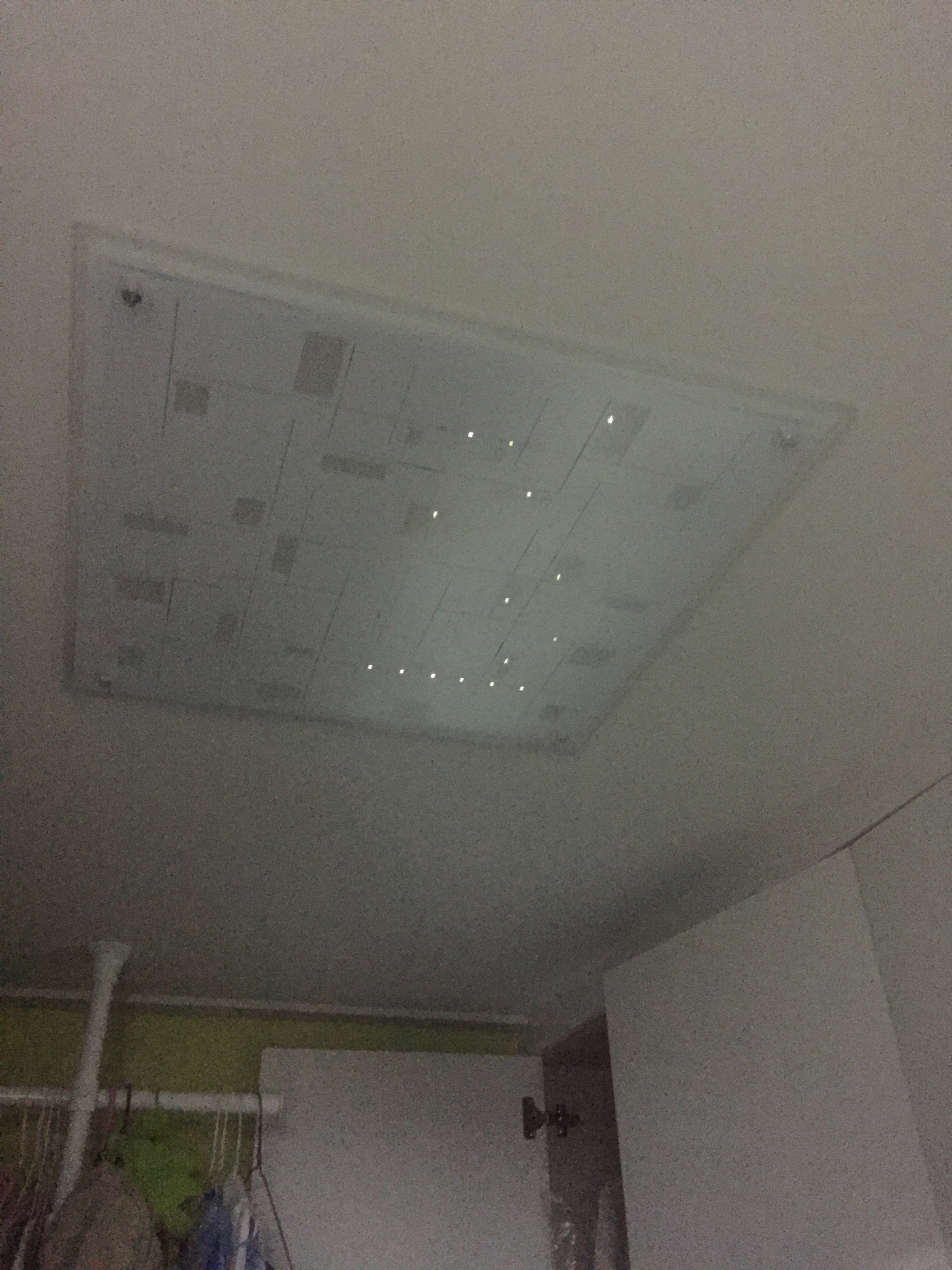 electrical Does this picture look like a burnt out LED lighting or is
