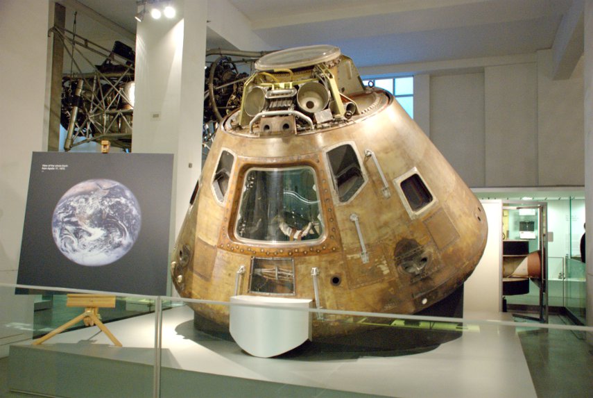 history Are Mercury/Apollo/Gemini capsules visible in