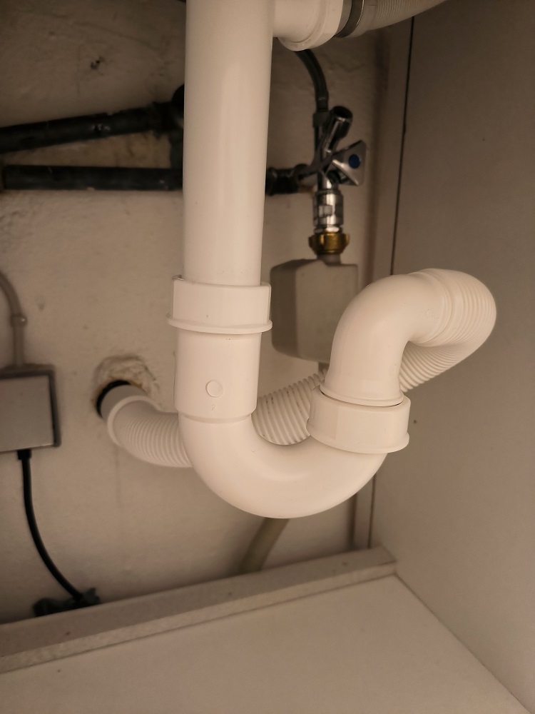 Kitchen sink slow drainage and P-Trap installation - Home Improvement
