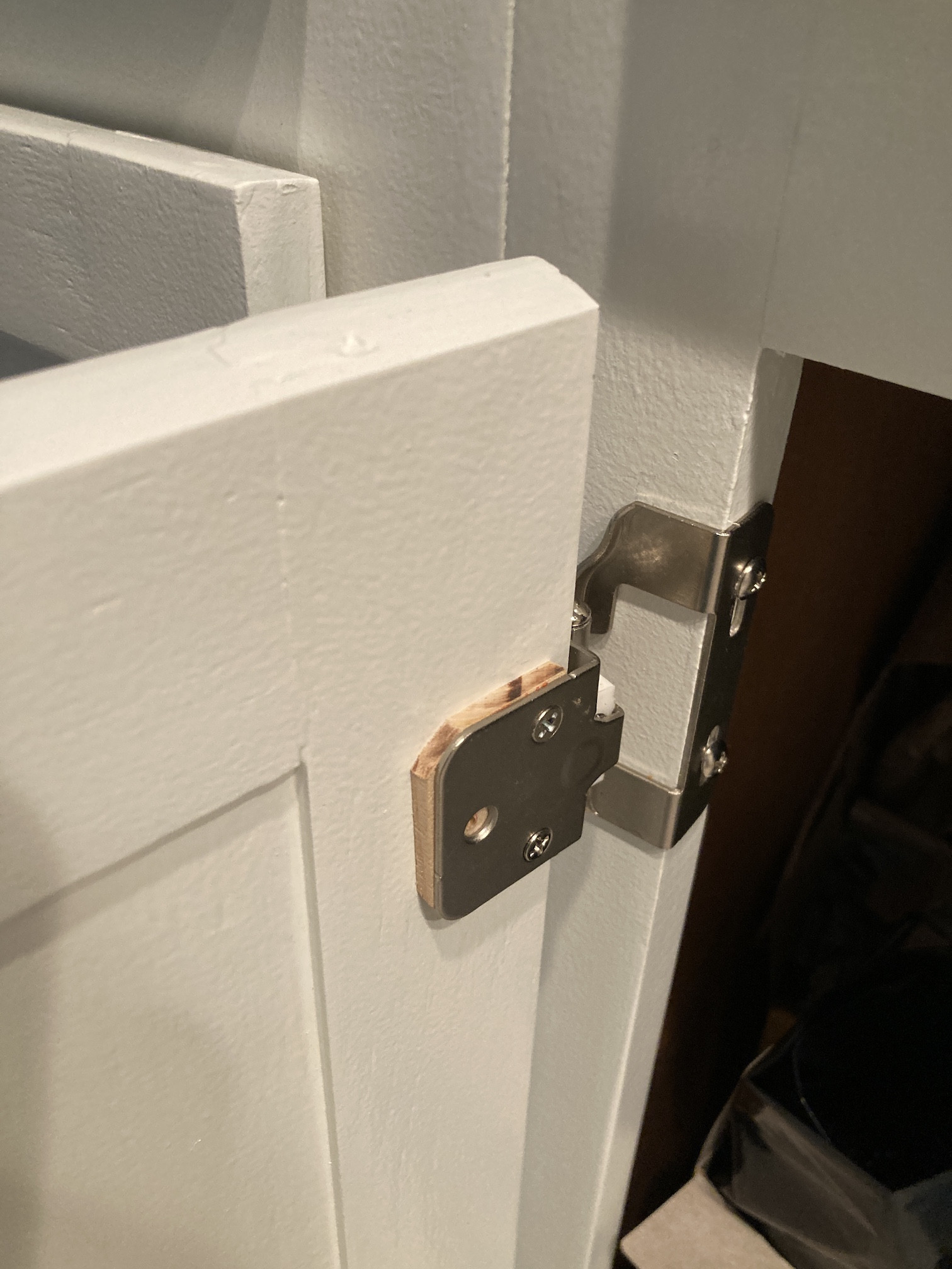 woodworking Is there a way to flatten warped hardwood doors