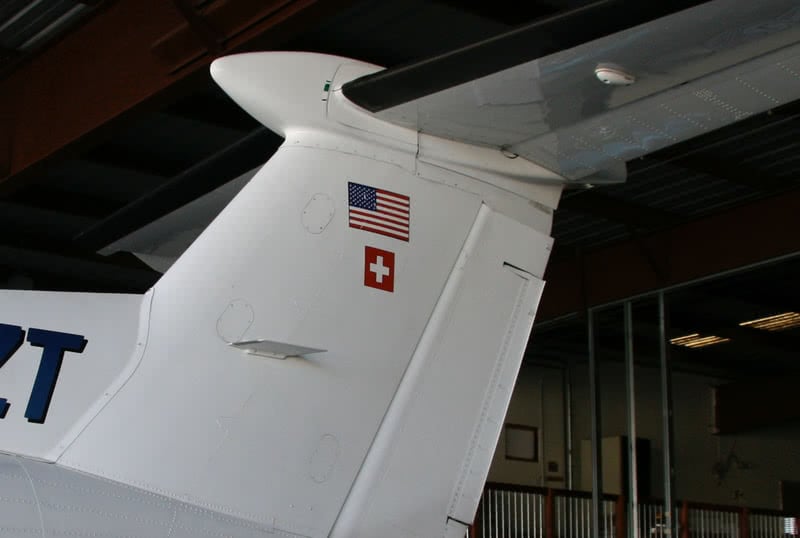 How many antennae are there on a typical small aircraft, and how are