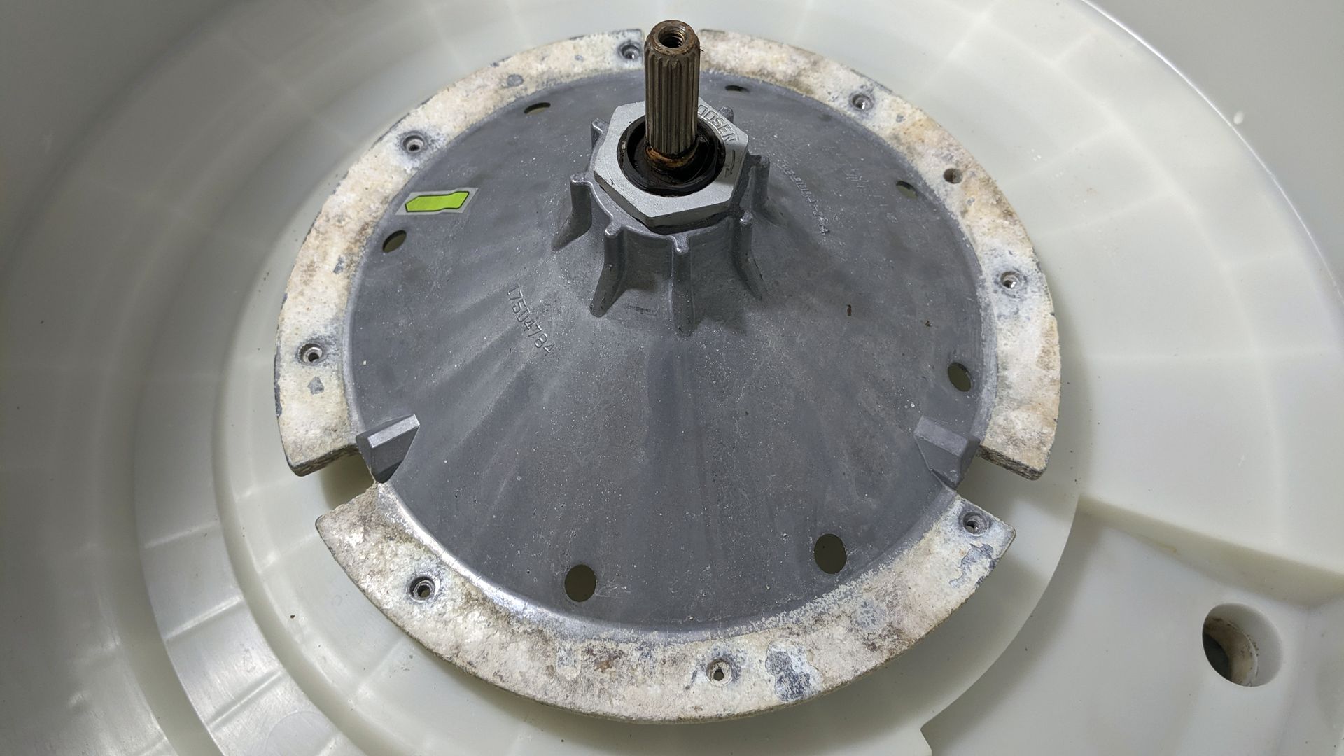 washing machine How to clean the corrosion off the Alalloy hub of a