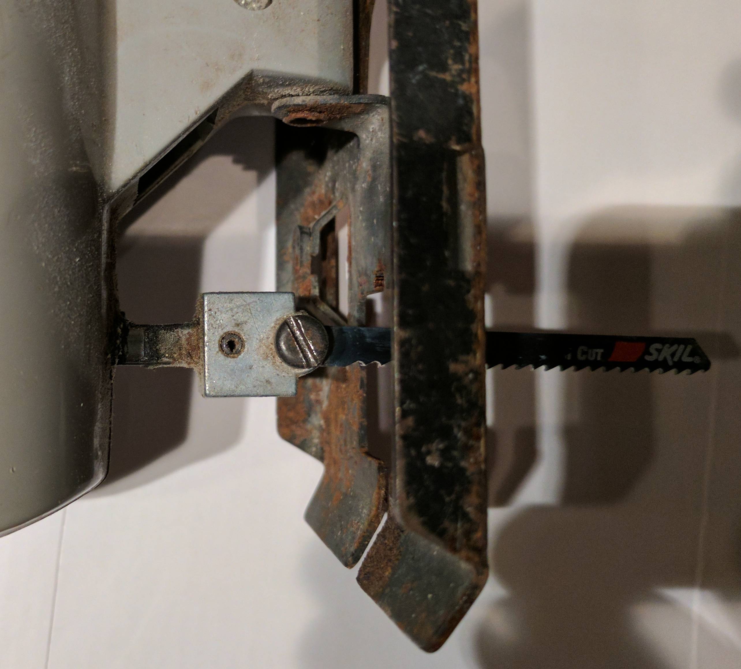 jigsaw What is the right blade for my old, cheap jig (sabre?) saw