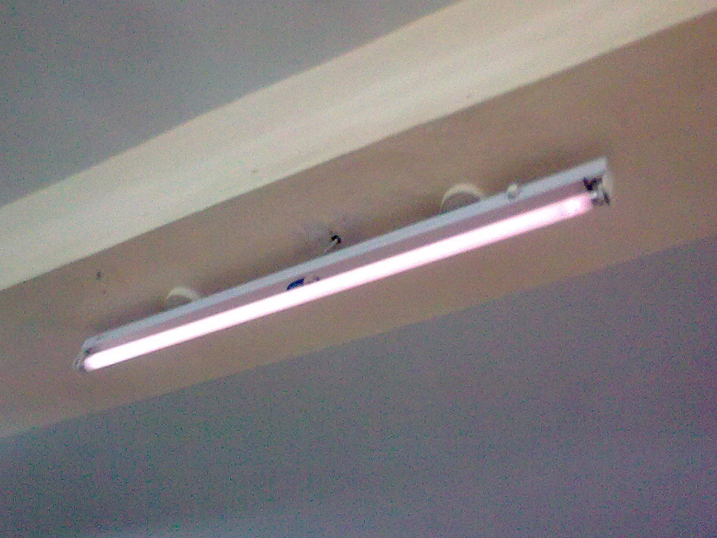 everyday life What exactly is a Fluorescent lamp? Physics Stack