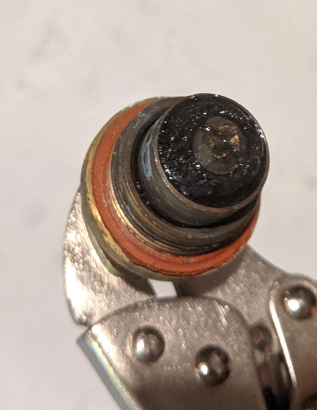 plumbing In which direction do I unscrew this utility sink faucet to