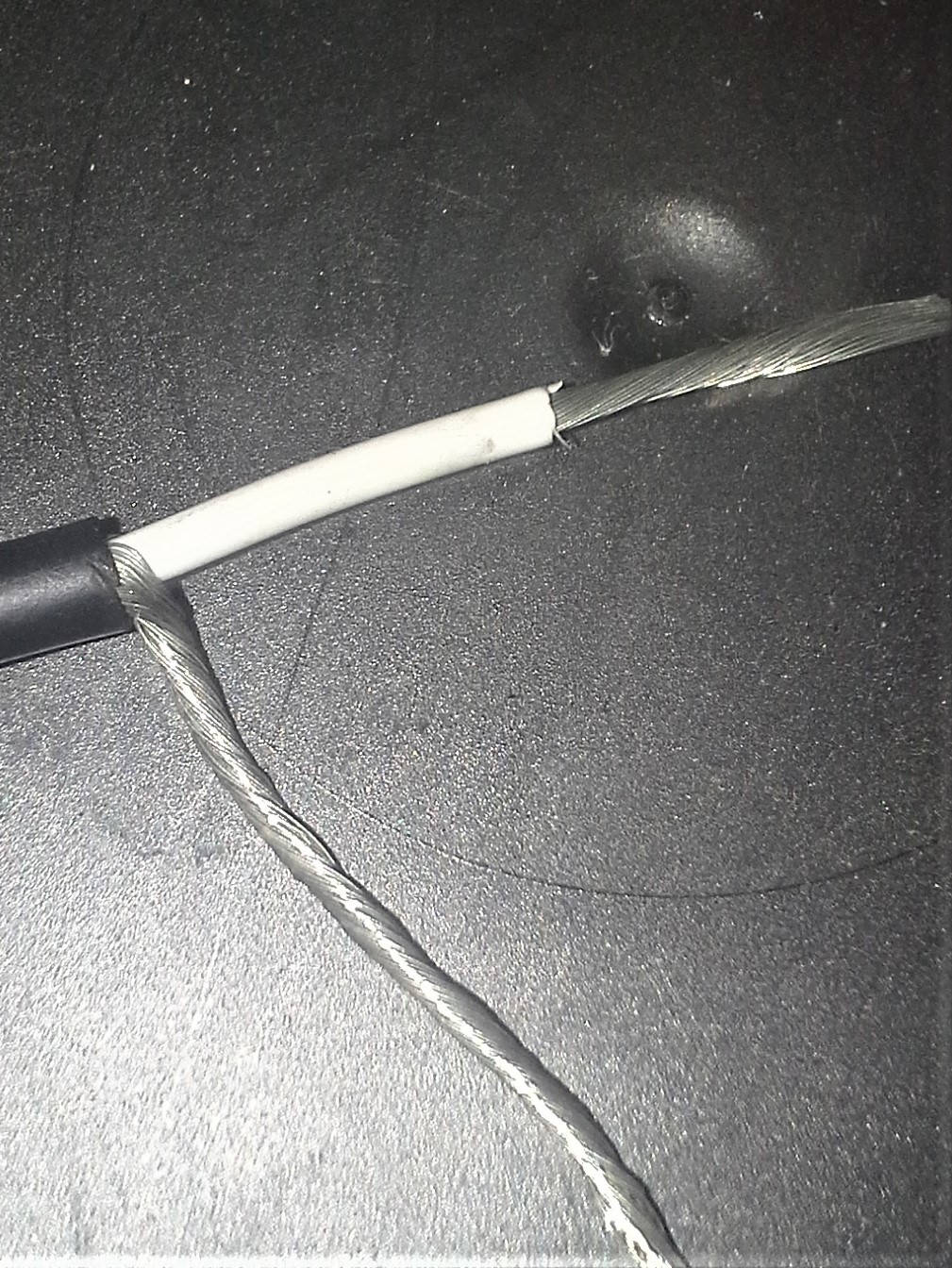 repair How can I splice these two laptop power supply cords together