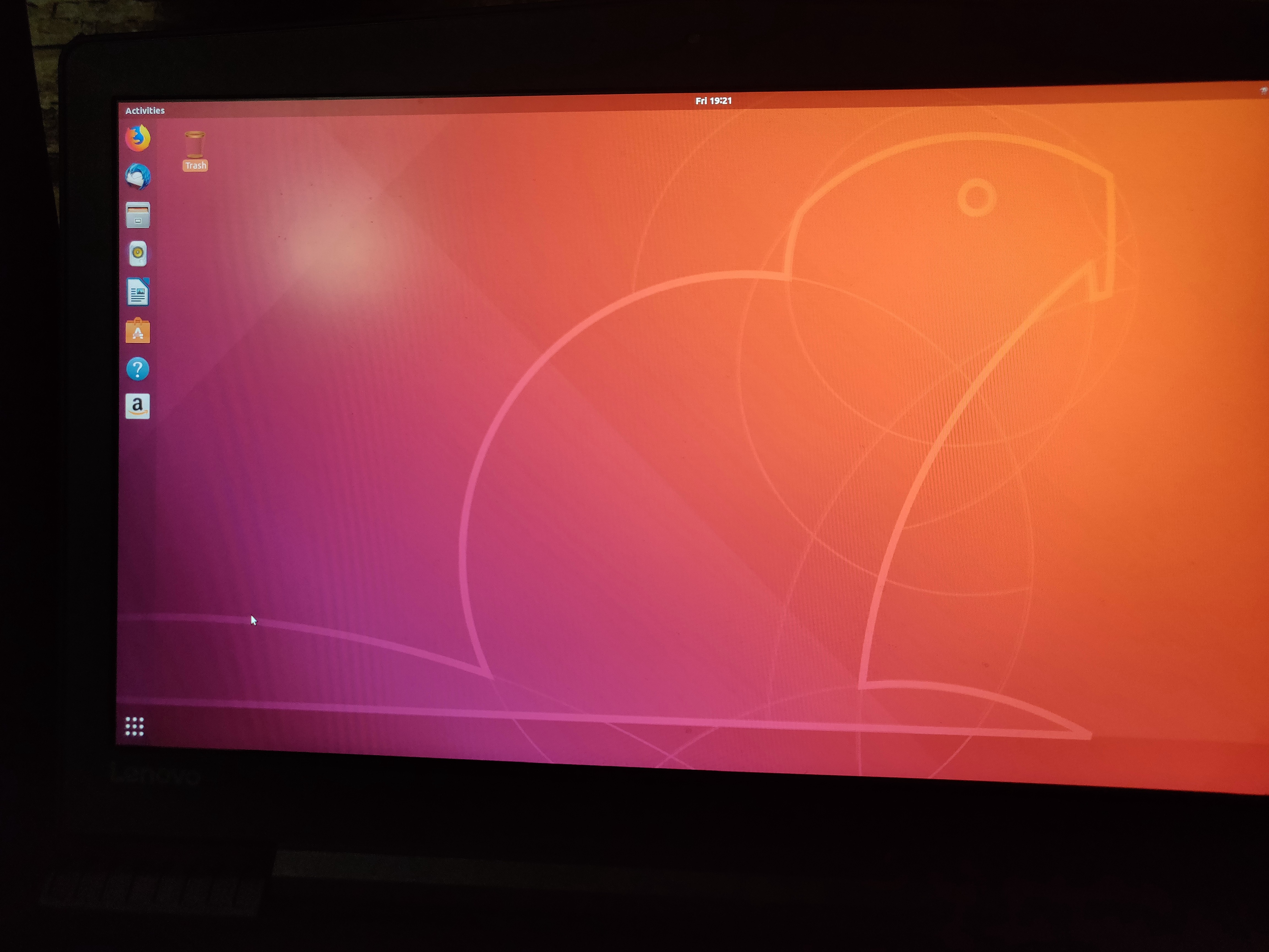 system installation Ubuntu freezes after login(tried methods