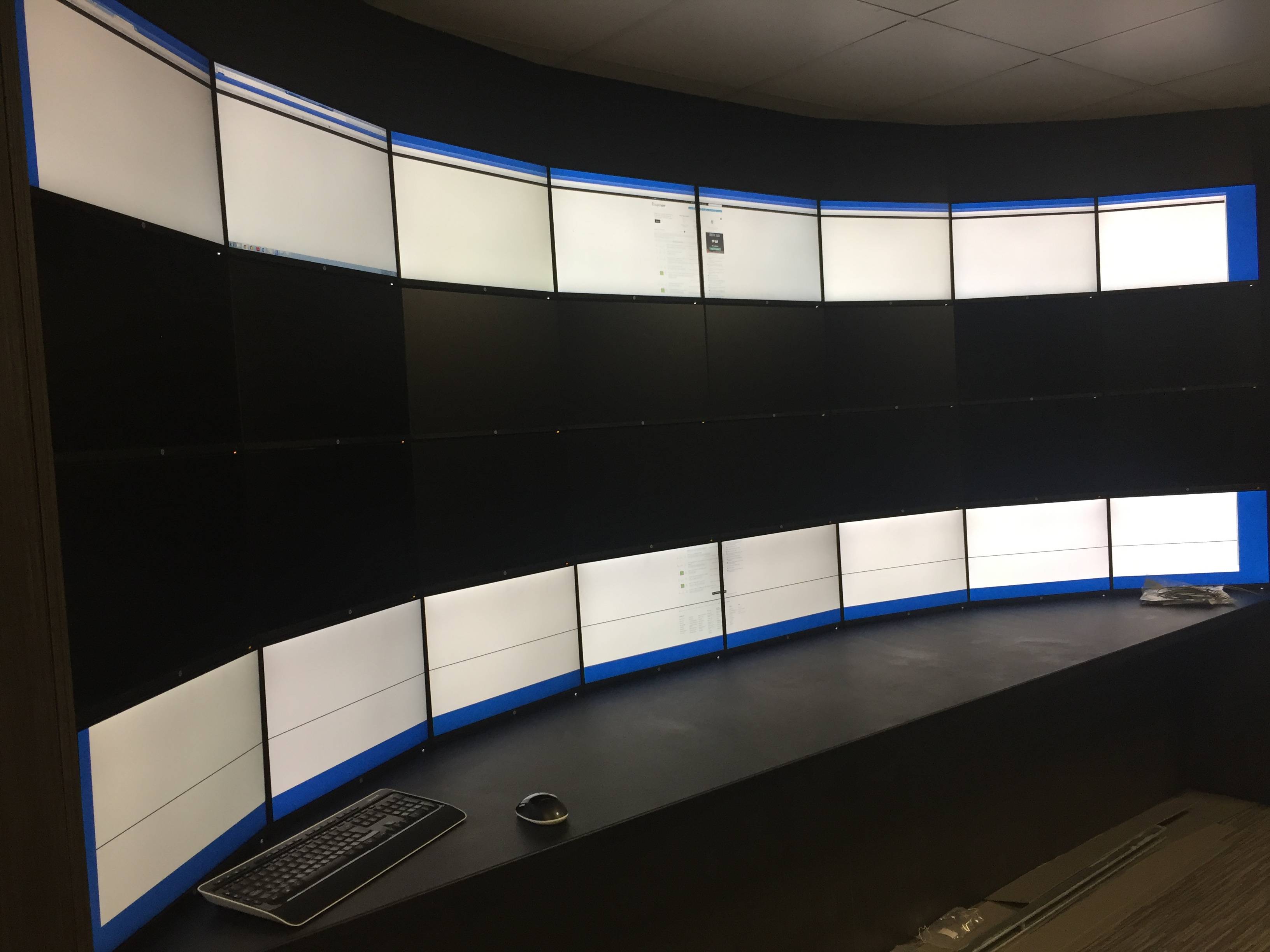 graphics card PC with 32 screen matrix freaks Super User