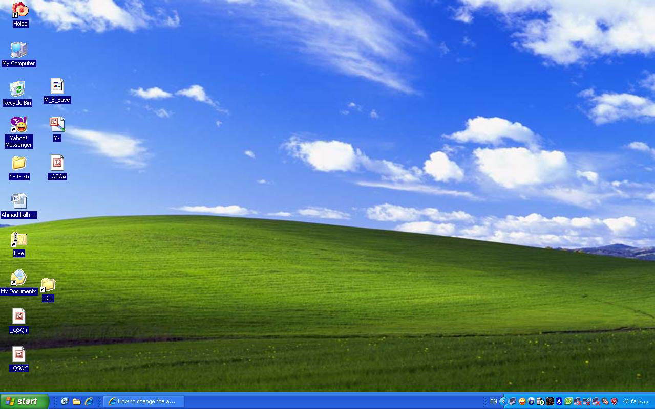 Texts below desktop's Icons became blue in Windows XP! How