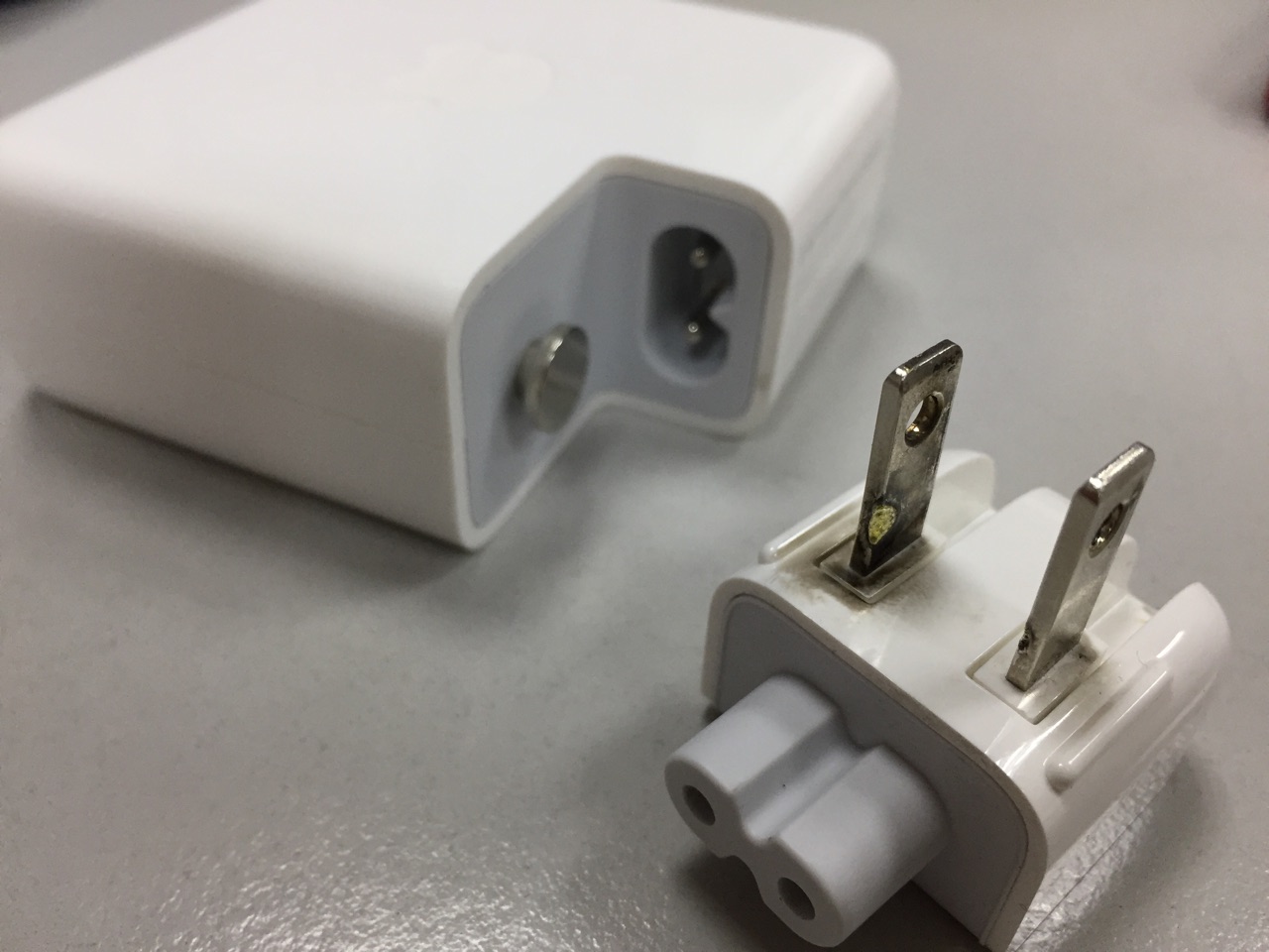 usb Macbook Power Adapter Prongs Burnt Ask Different