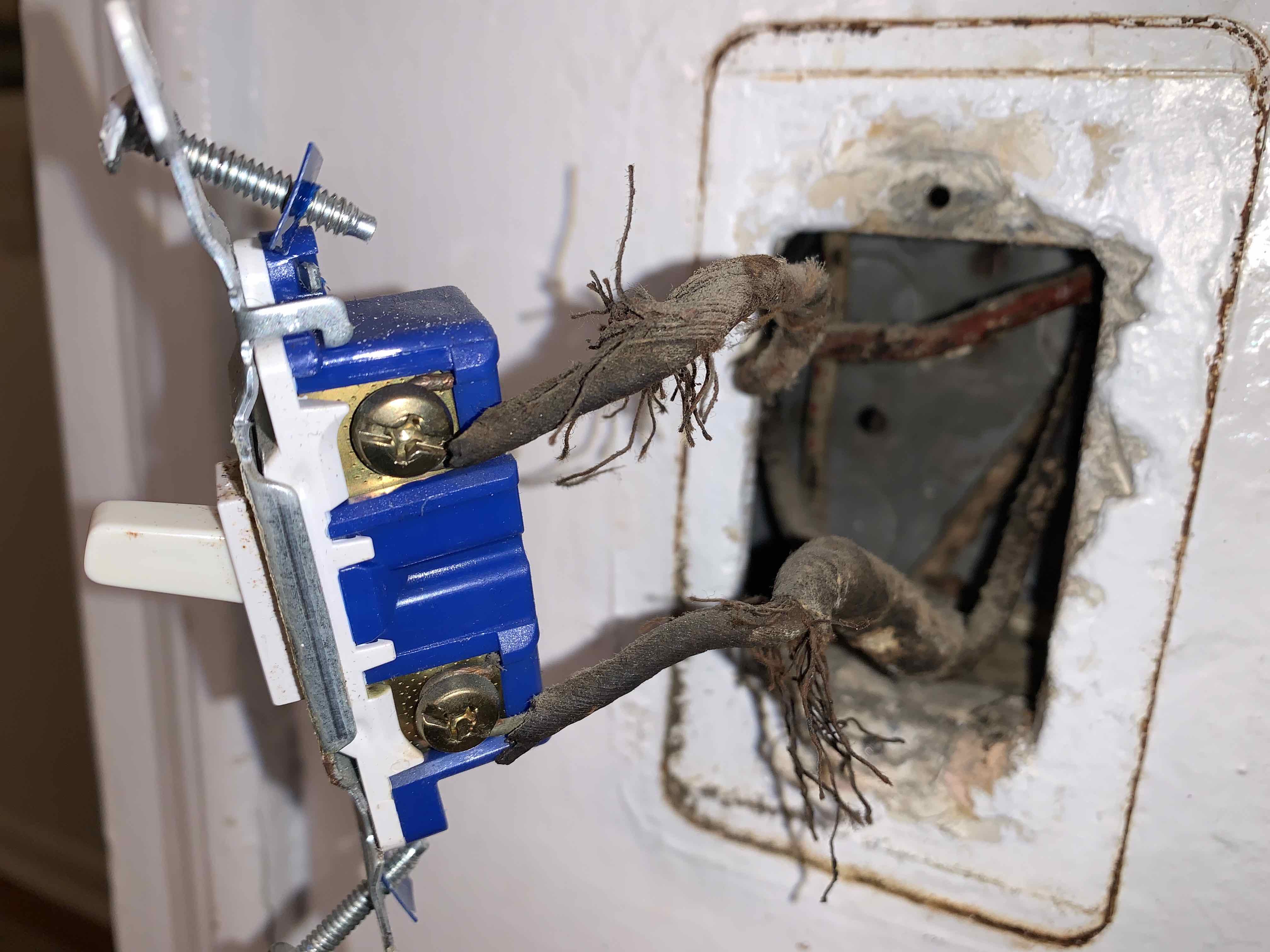 Electrical Combination Outlet/Switch Two Wires Only Love