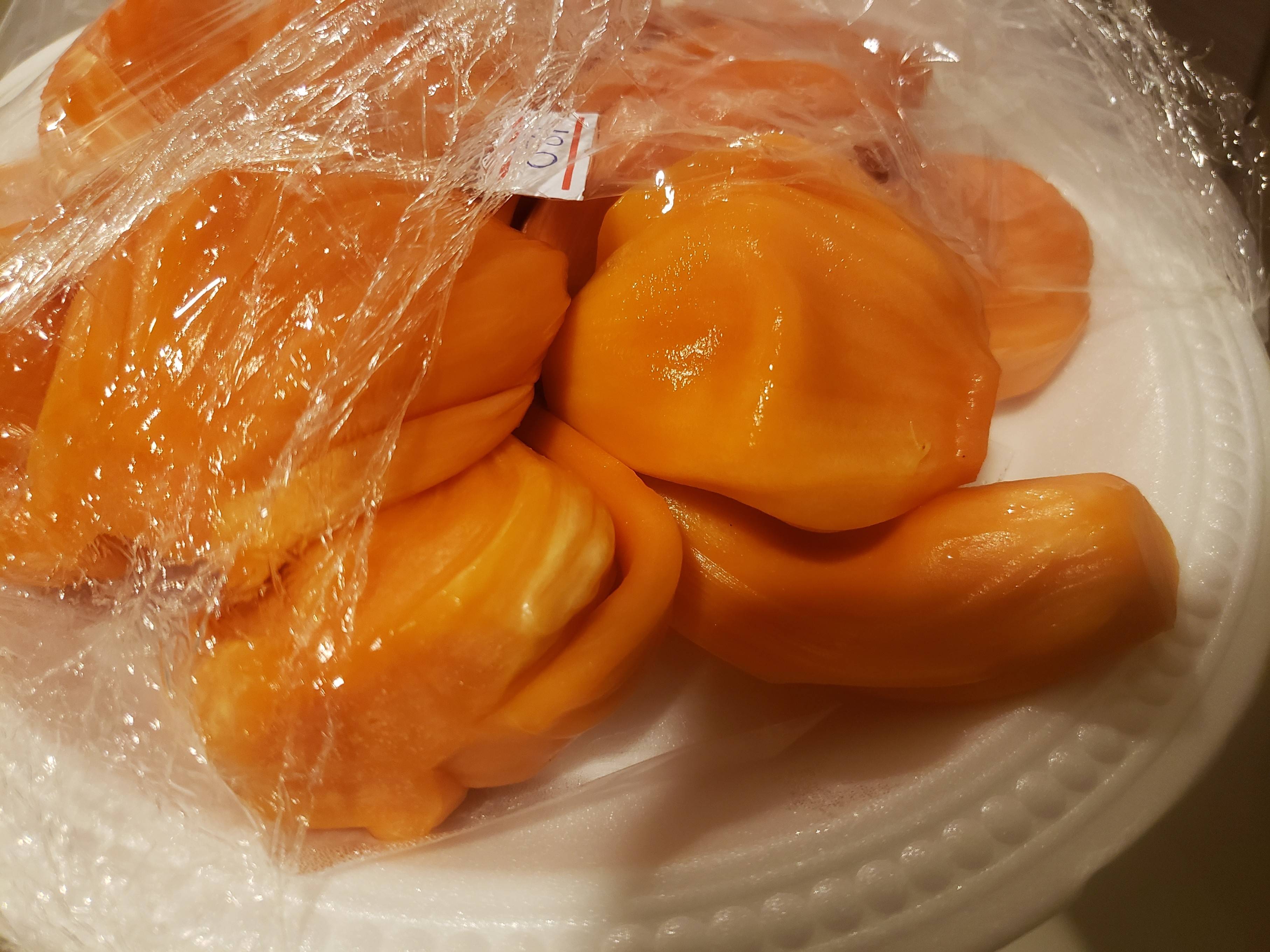 [Answered] How can I tell whether a jackfruit has yellow or orange