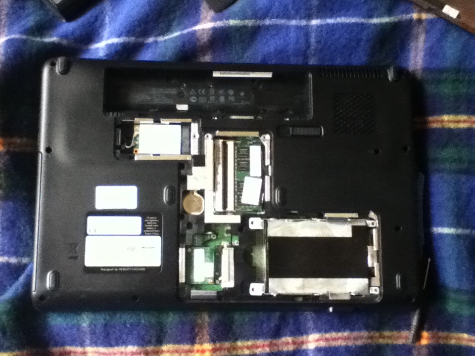 HP Compaq laptop hard drive removal Super User