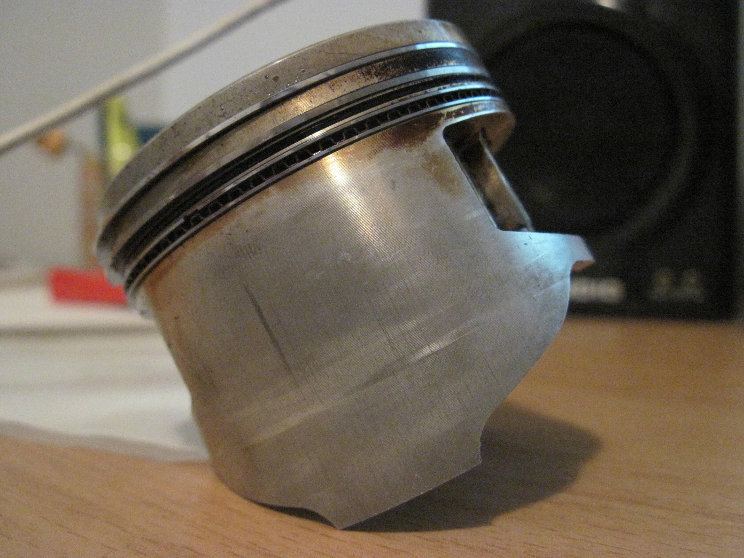 engine Motorcycle 125cc question about PISTON condition and battery