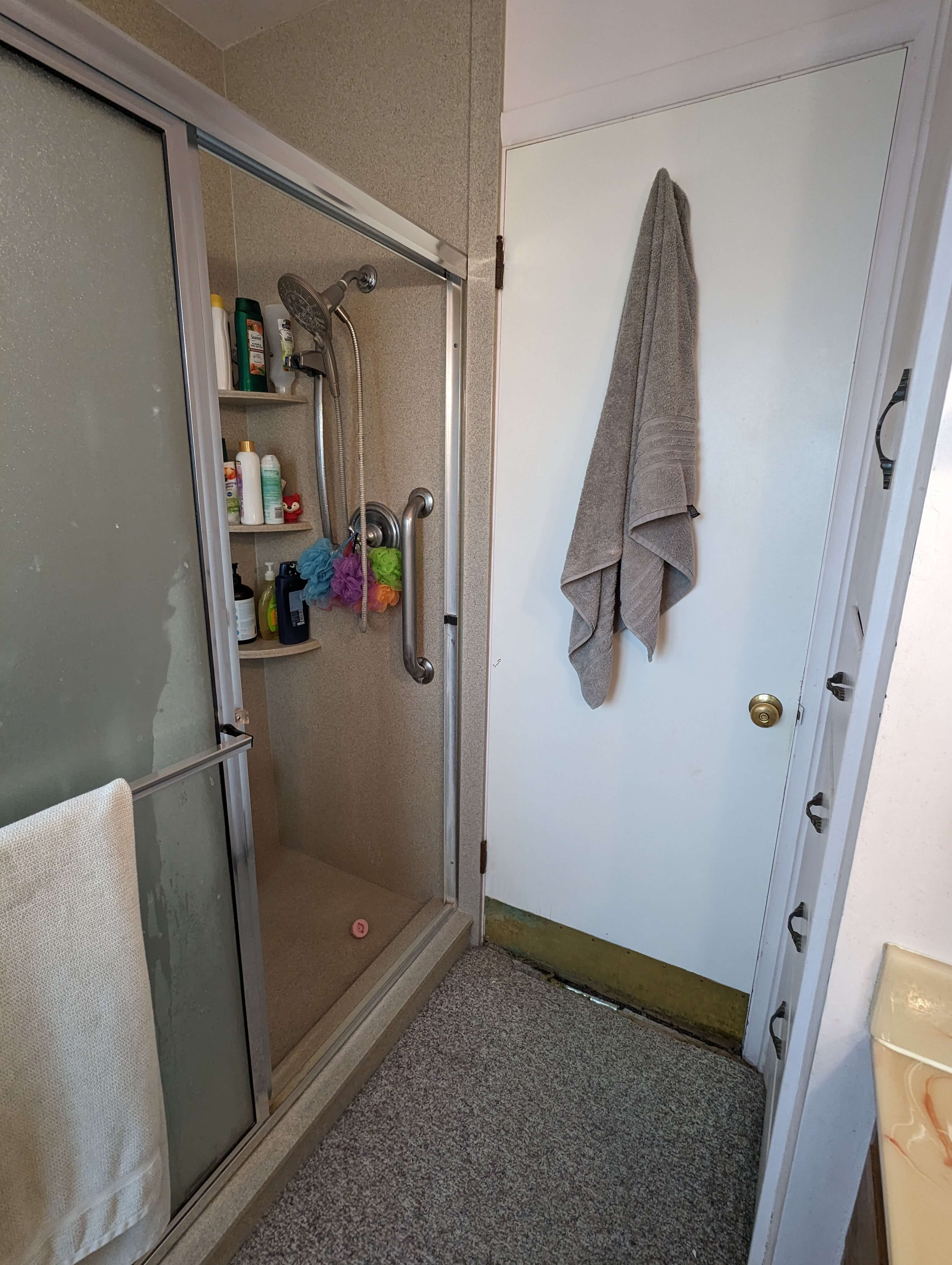 plumbing Should I choose a lefthand or righthand drain bathtub if