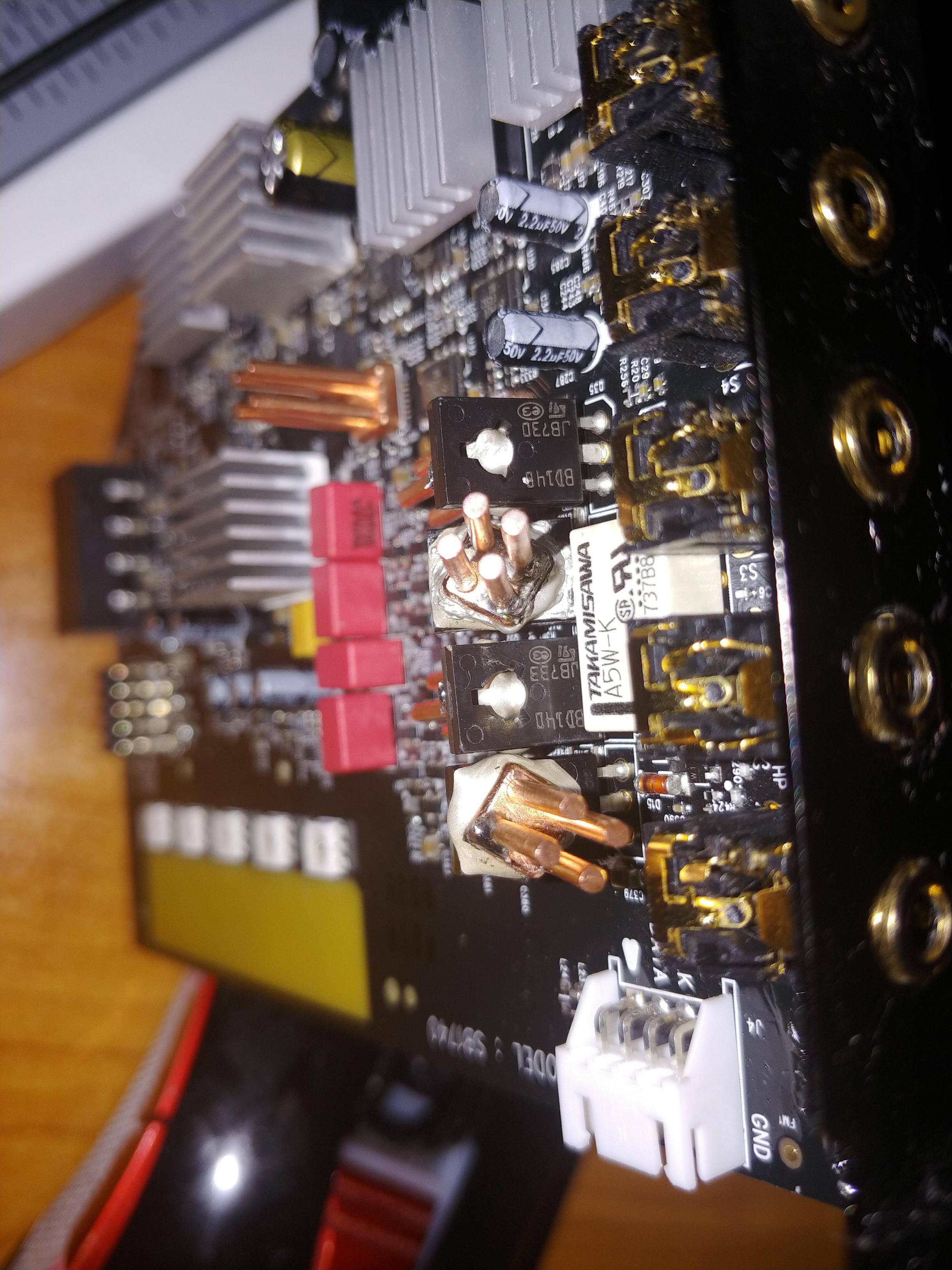 High vs Low audio transistor hFE (DC Current Gain). Which is better