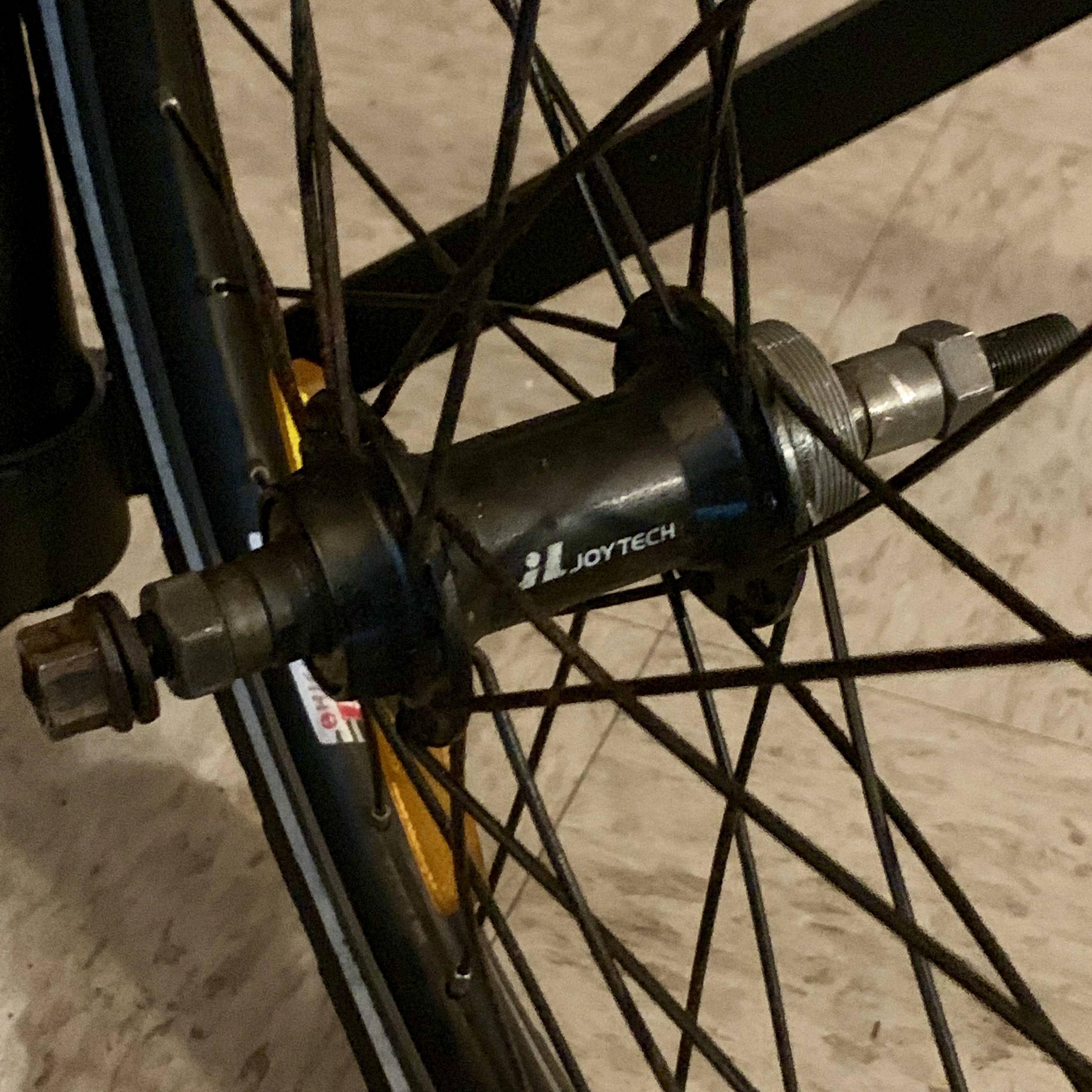 Which rear wheel axle does my “Citizen Gotham 7” folding bike use