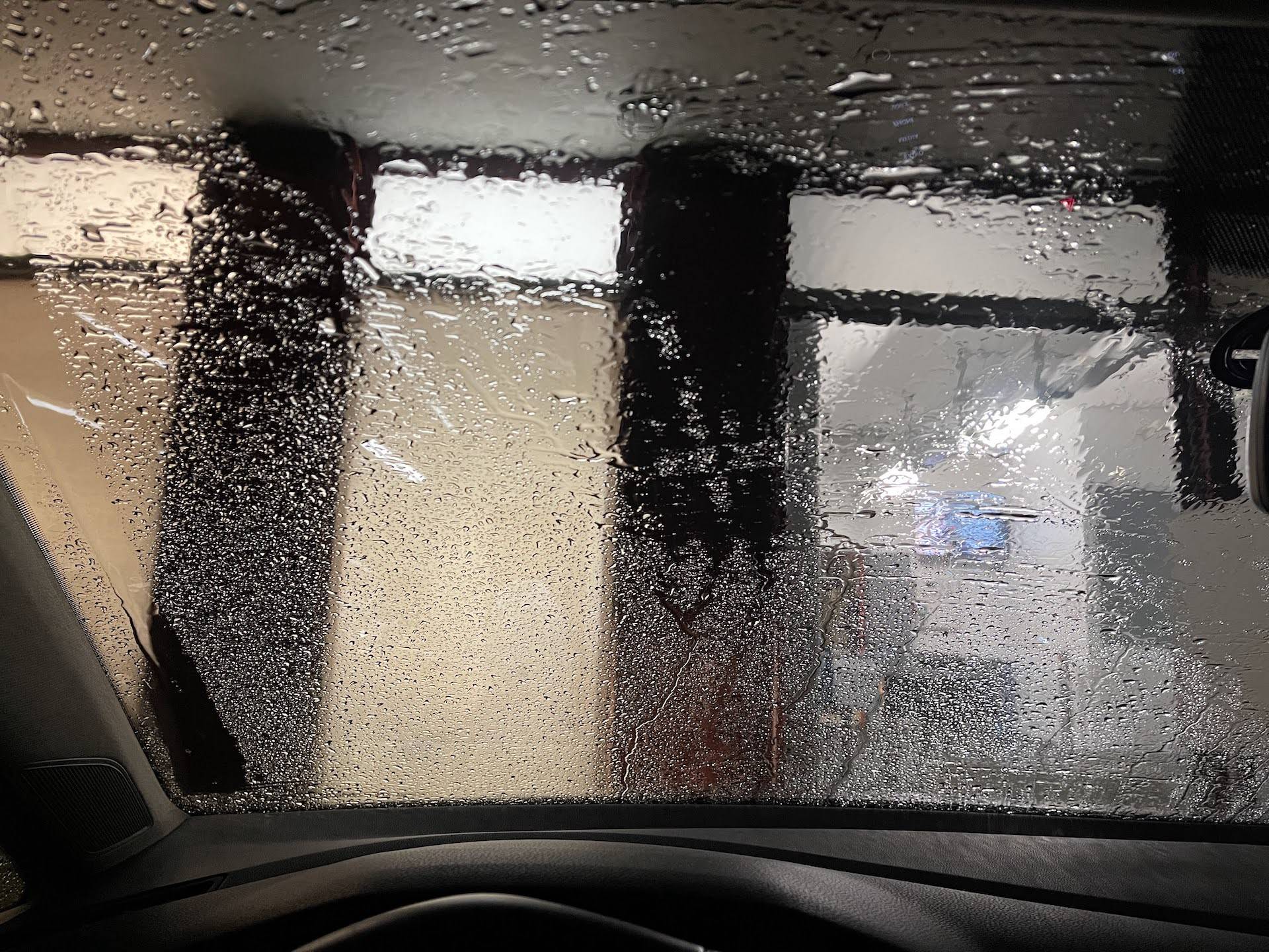 windshield washer - Why do I get smudges on my windscreen? Wipers or