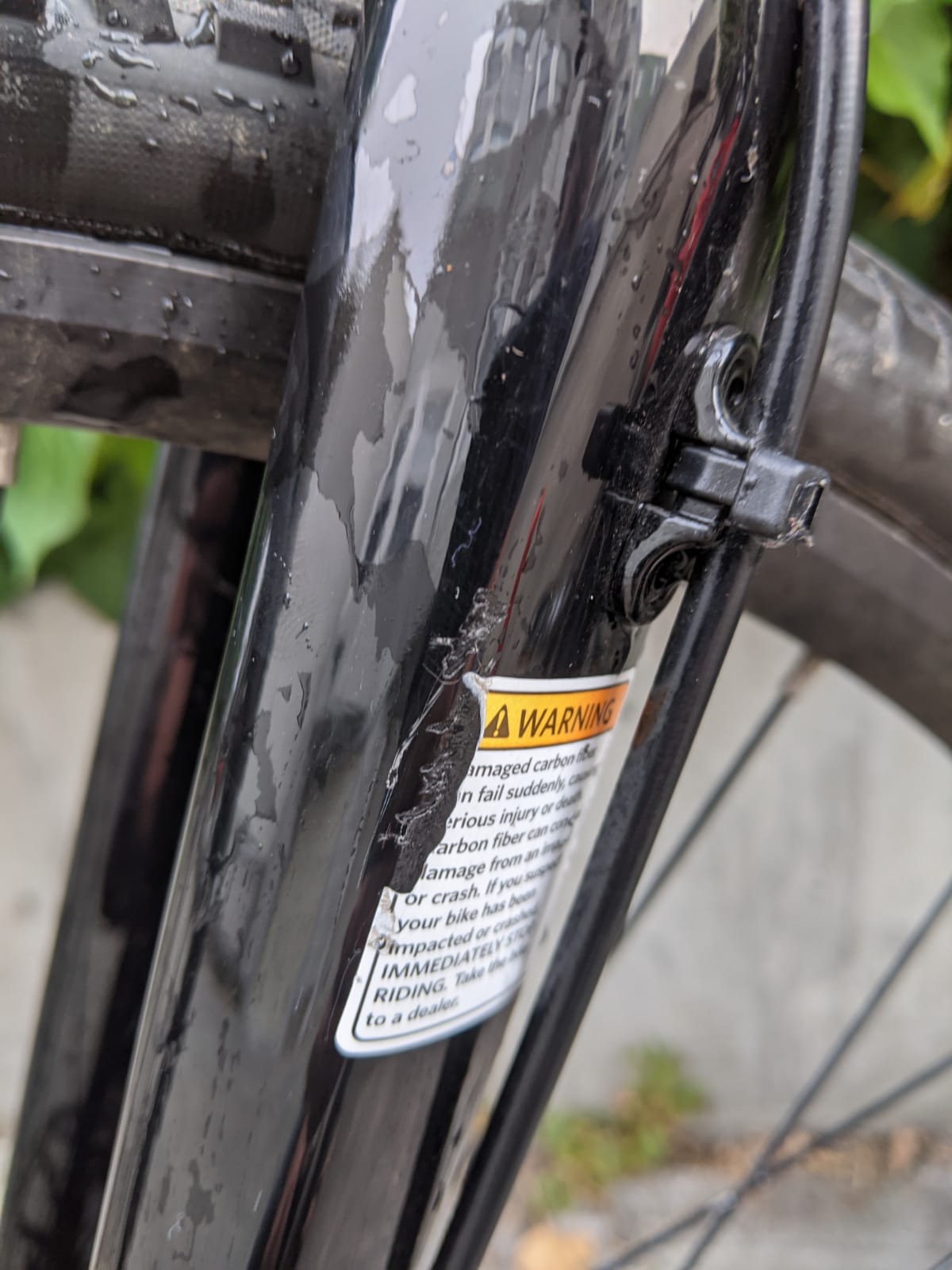 Does this carbon fork have a crack in it that would make you replace it