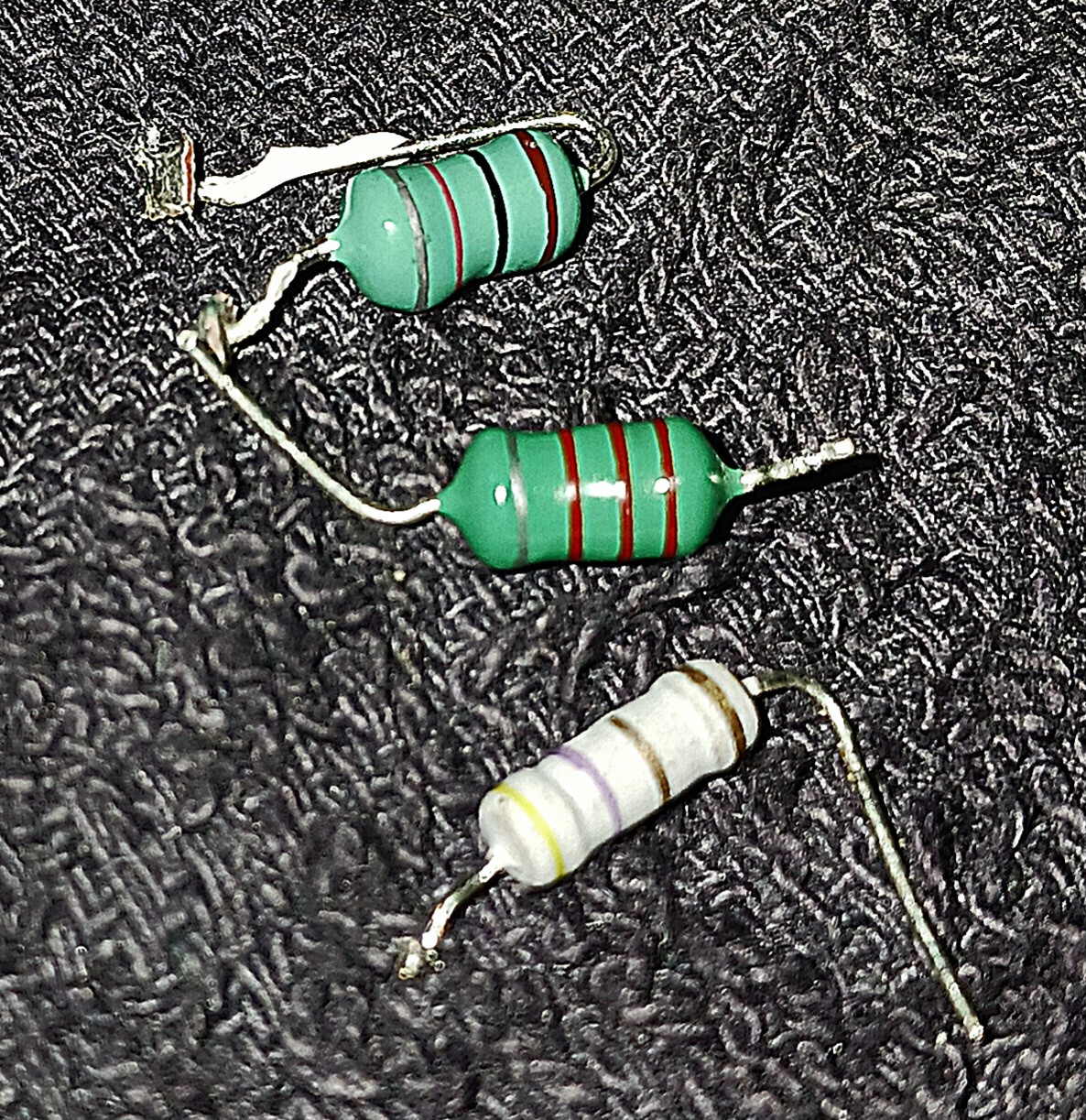 identification Need help identifying resistors to use as a substitute for my OTG cord project