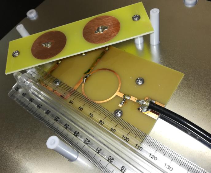 Electronic How does this circular polarized antenna work Valuable