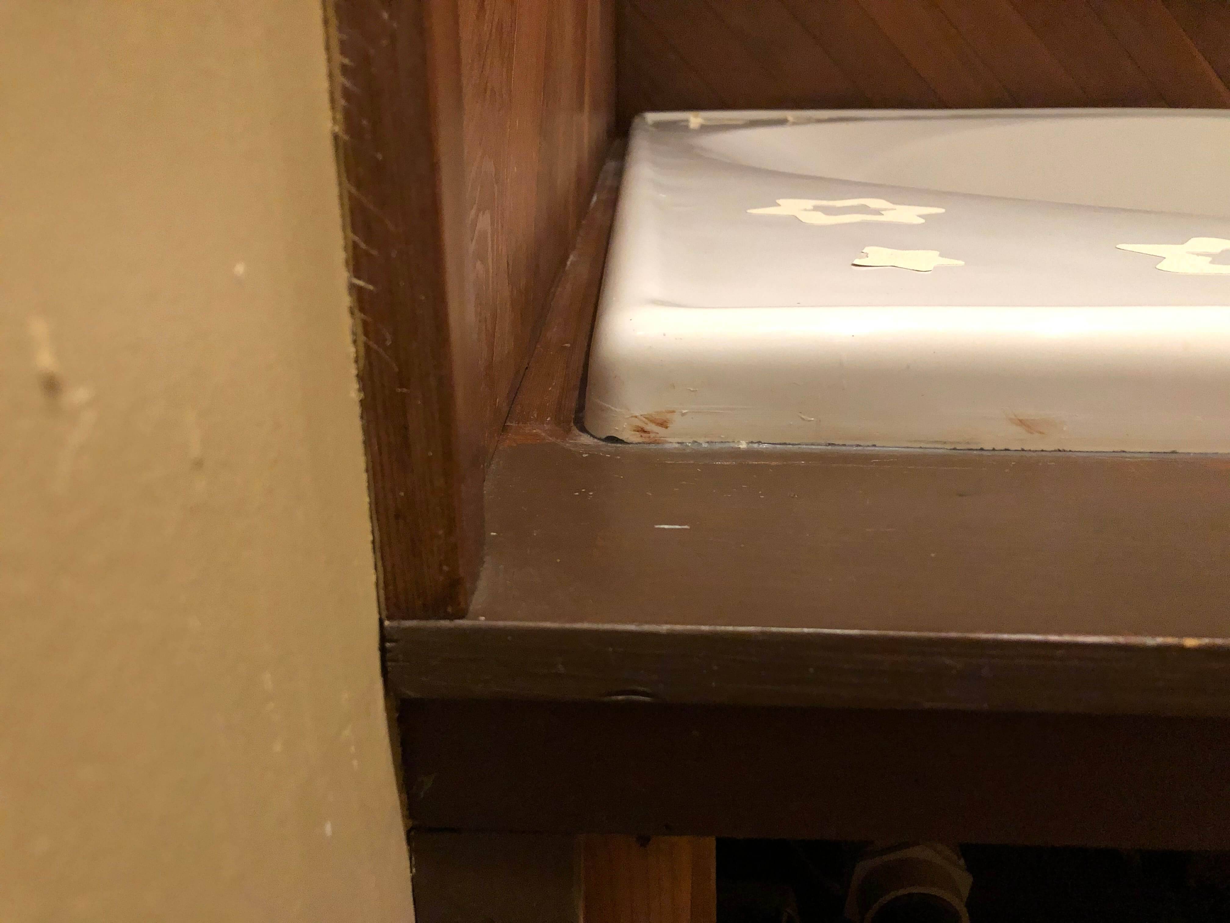 Water Should I remove and reinstall a Jacuzzi / whirlpool tub when