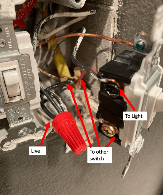 electrical - Smart 3-way switch with light in the middle of 2 switches
