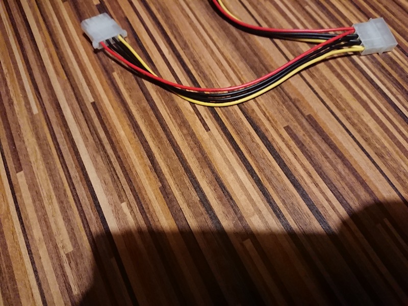 soldering Can I solder two 12 VDC fans to one end of wires of single