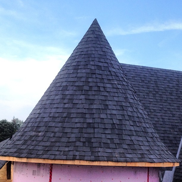 texturing How to unwrap and apply tileable texture on a cone