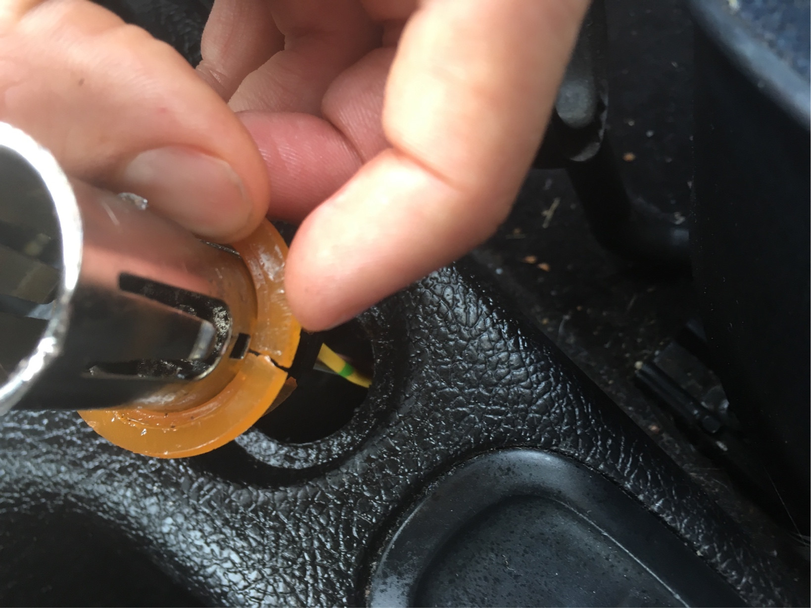 peugeot How can I remove a stuck cigarette lighter? Motor Vehicle