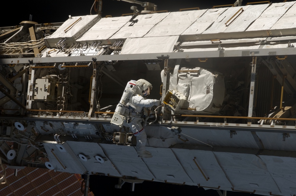 Why do the ISS' Thermal Rotary Radiators need to tilt? Space