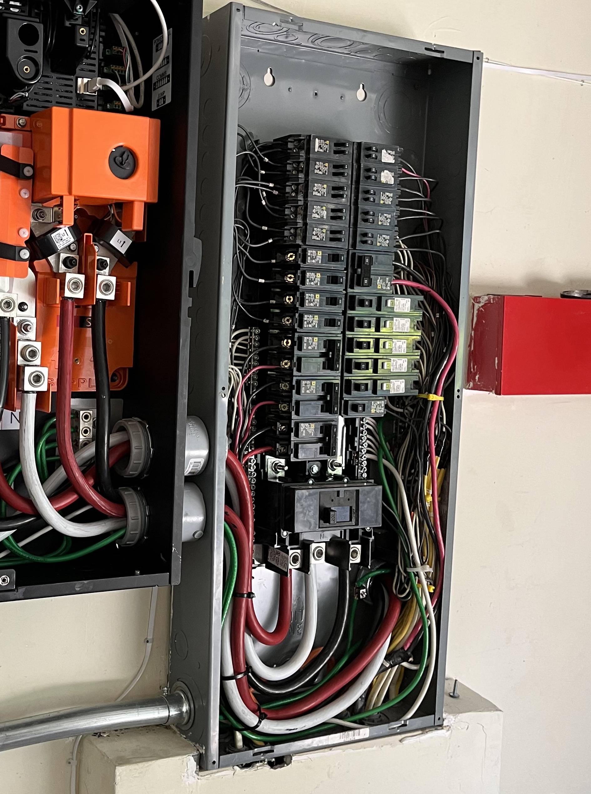 electrical House built in 2010 where's the grounding rod? Home