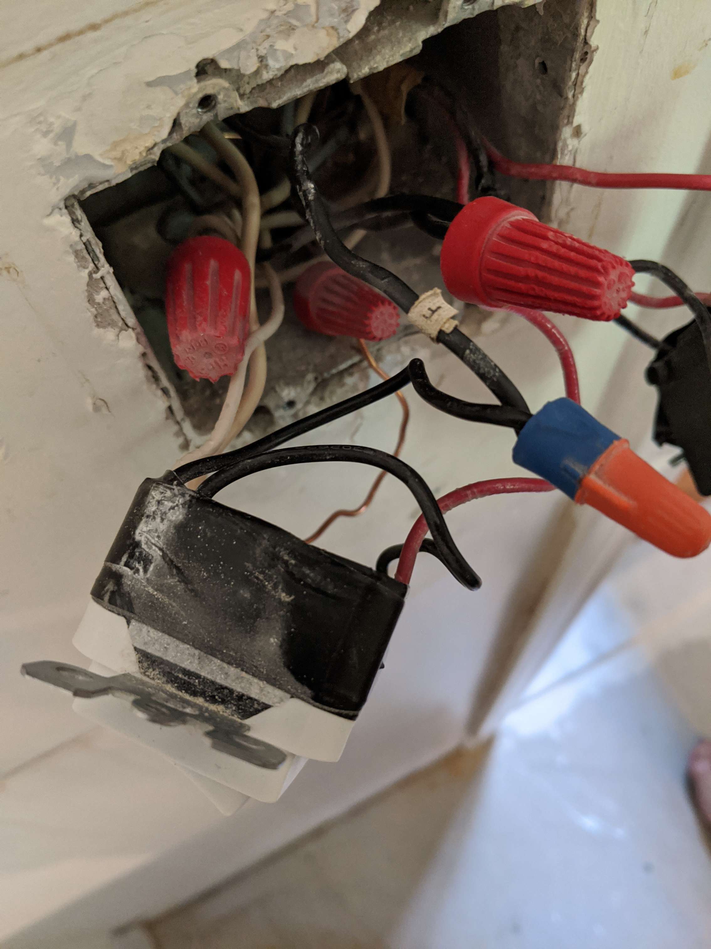 electrical Vanity wiring issue Home Improvement Stack Exchange