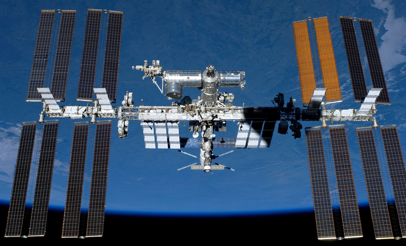 materials Why aren't the ISS's nor Space Shuttle's radiators black