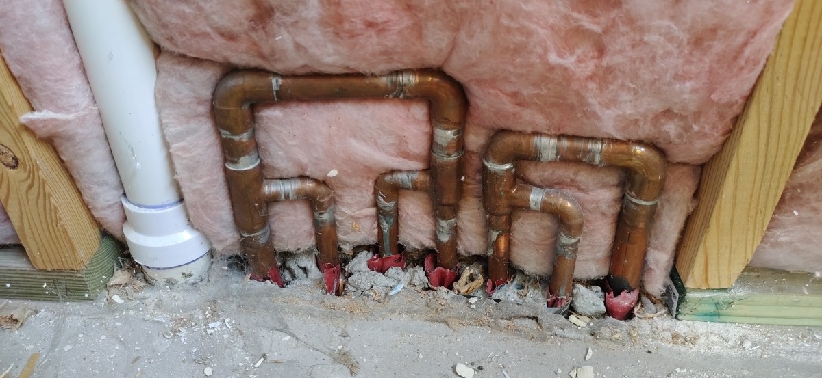 plumbing Why are there loops of copper water pipe coming out of my