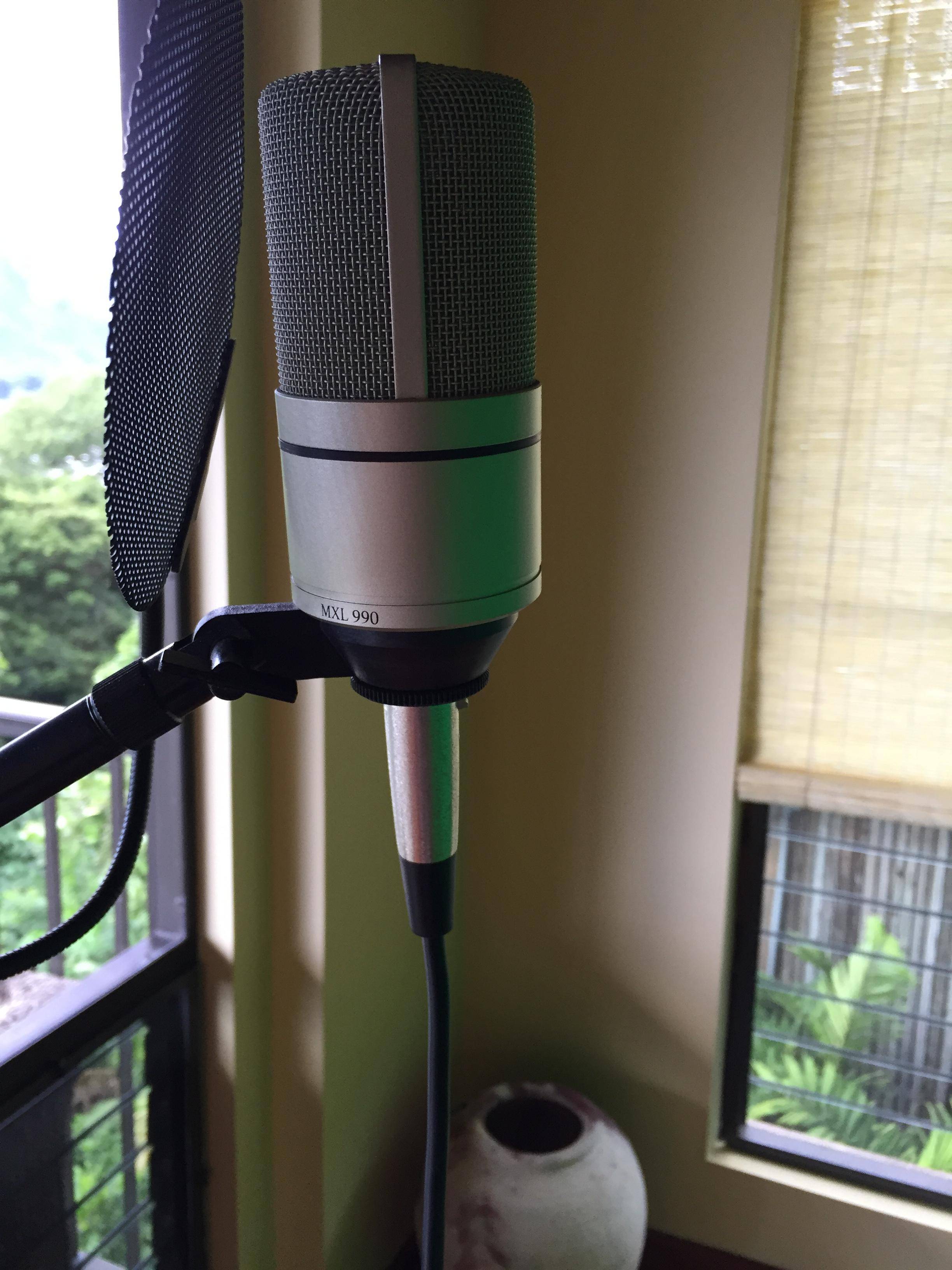 audio Studio Mic > 3.5mm jack not working Electrical Engineering
