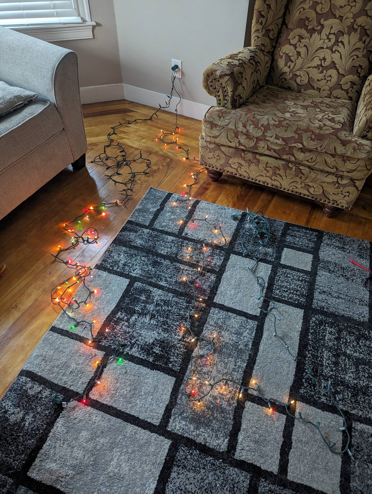 wiring - What is causing half of my Christmas tree lights to go out