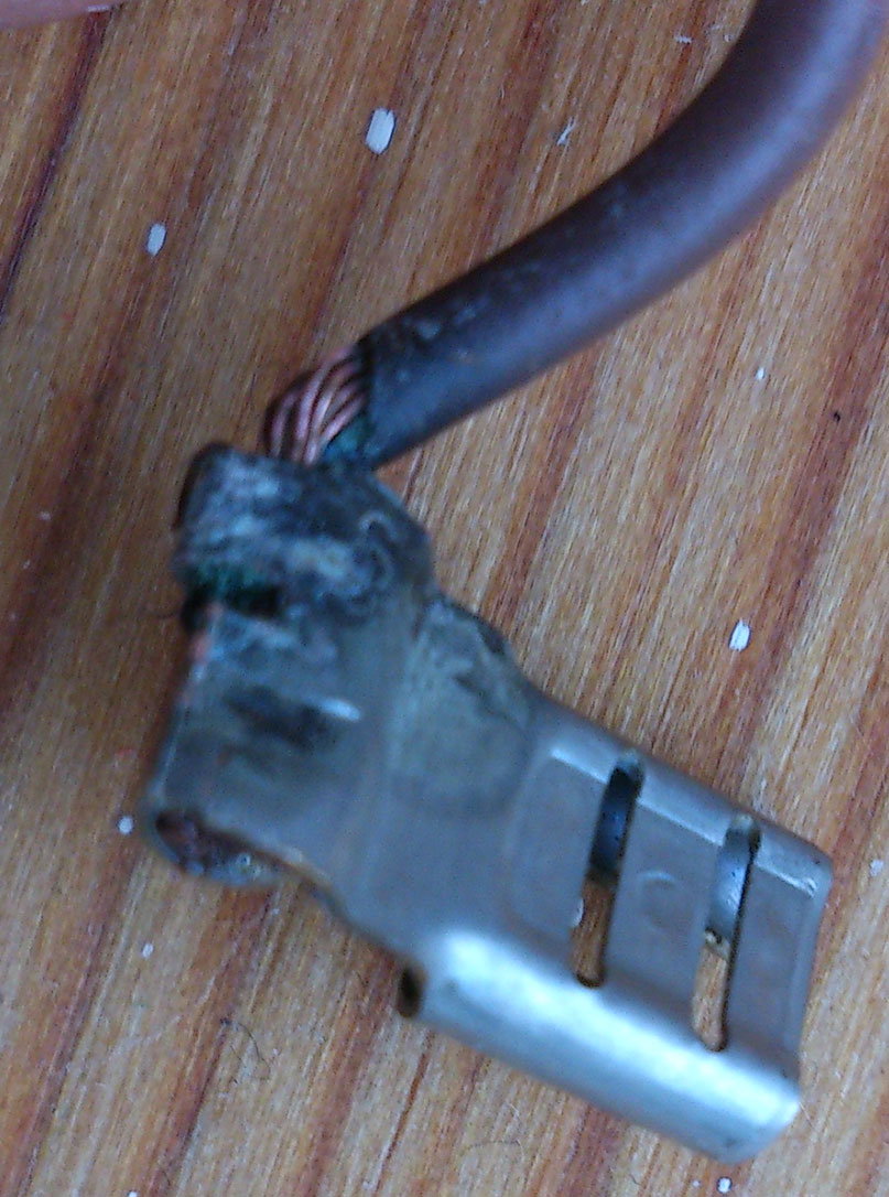 repair Repairing 1000W wall heater Burnt cable, serious issue