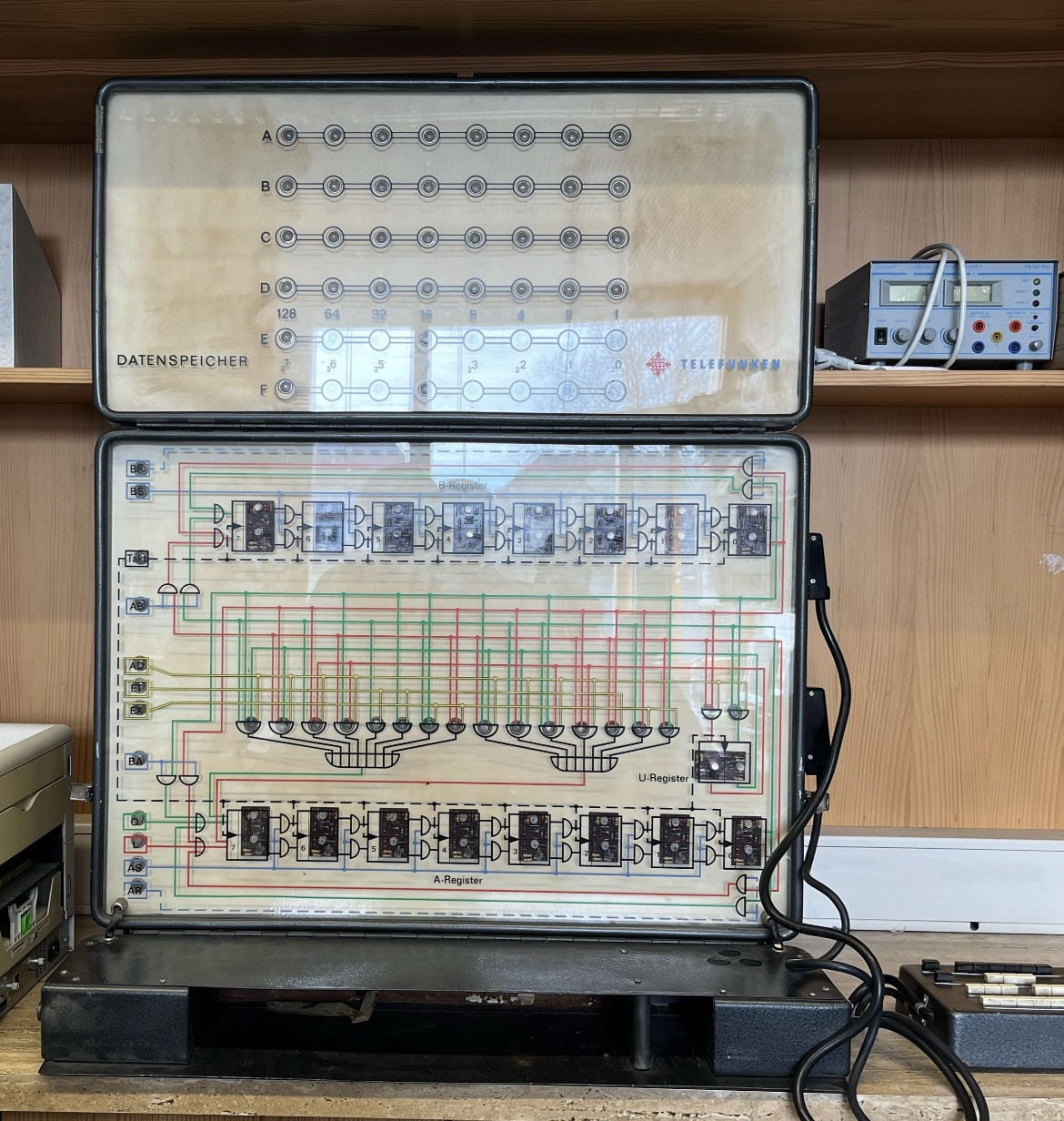 hardware - What is this large device labelled 'Telefunken Datenspeicher