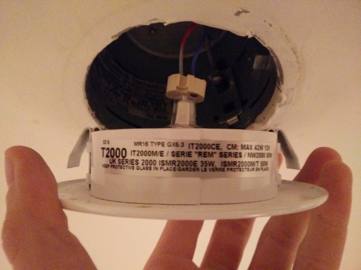 Electrical Single pot light in room continually dimming / flickering, before dying after a few